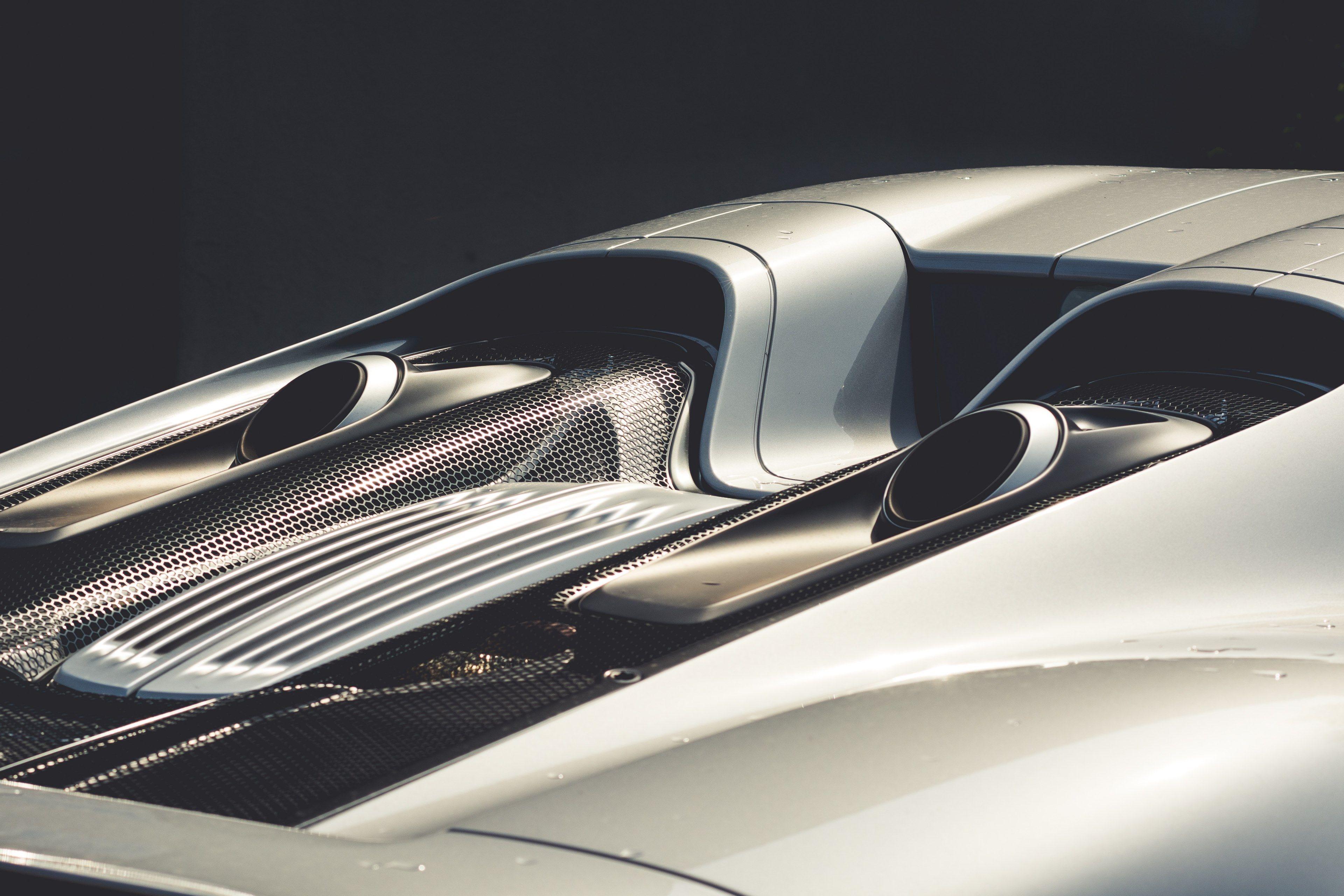3840x2560 rear view of a silver porsche 918 silver porsche 918 4k wallpaper