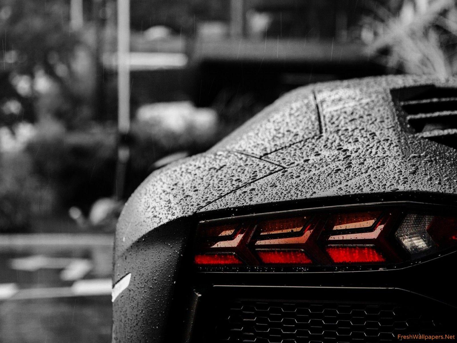 1600x1200 Black Lamborghini Aventador In The Rain wallpaper