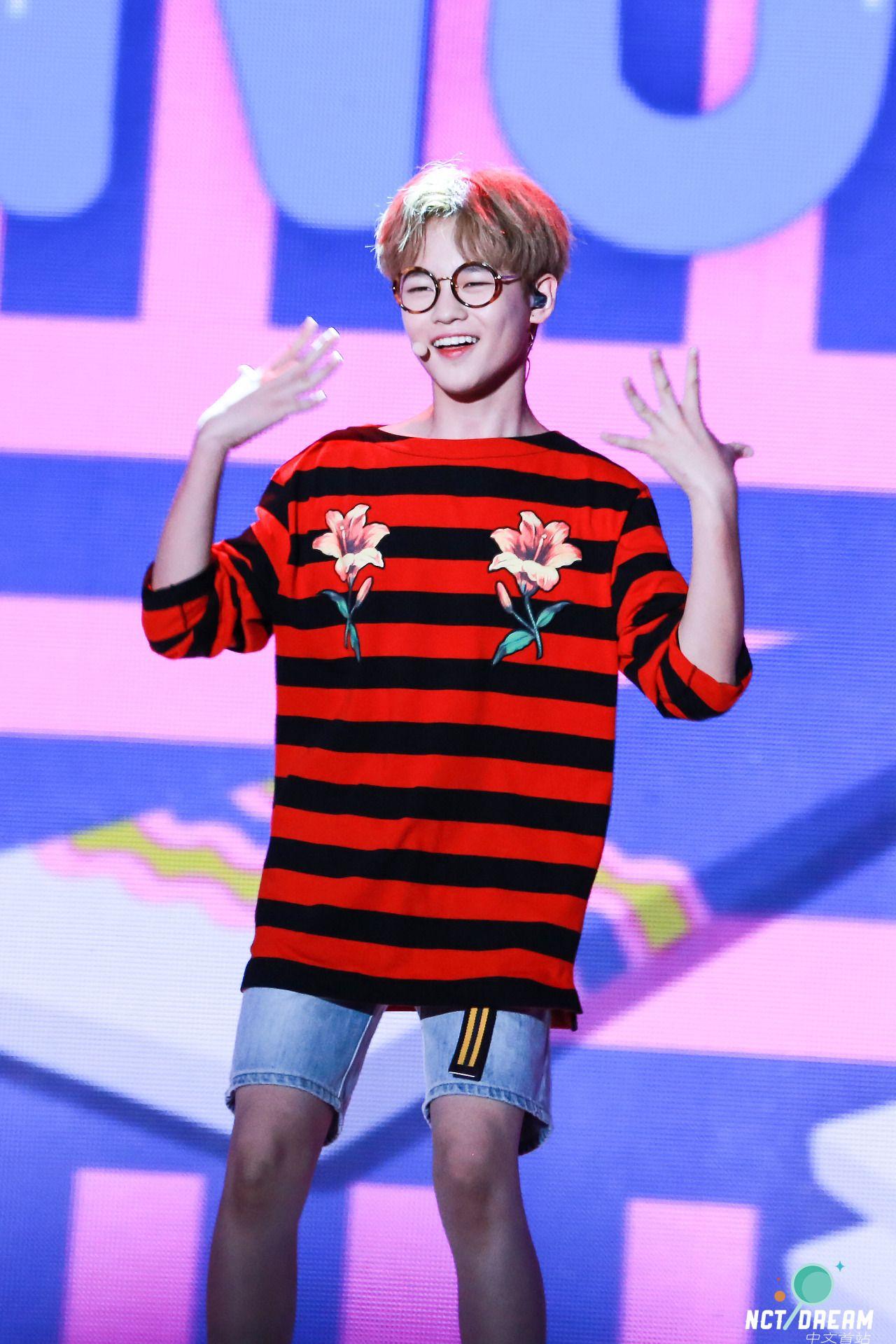 1280x1919 Zhong Chenle Android IPhone Wallpaper KPOP