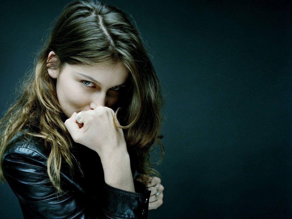1024x768 Hollywood Celebrity Laetitia Casta