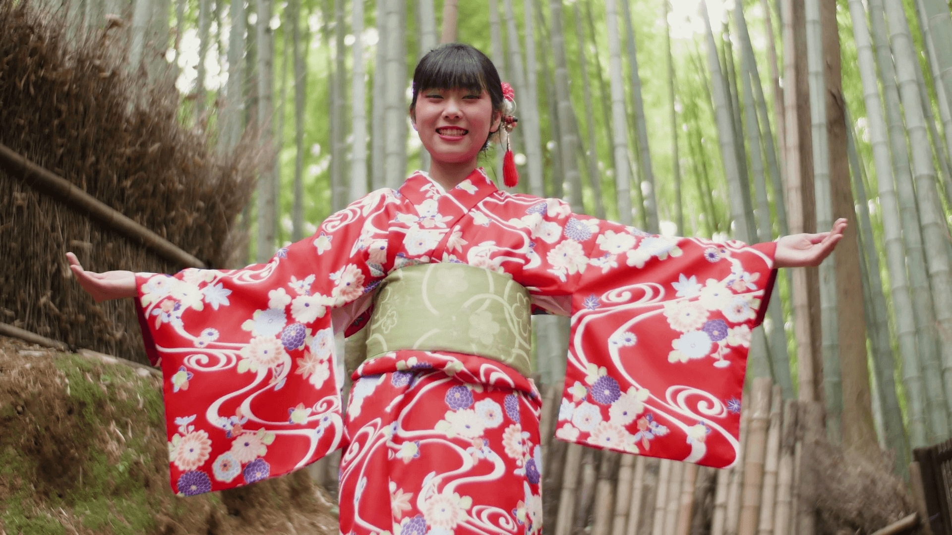 1920x1080 Japanese Kimono Girl Welcomes Tourists To Bamboo Forest In Kyoto