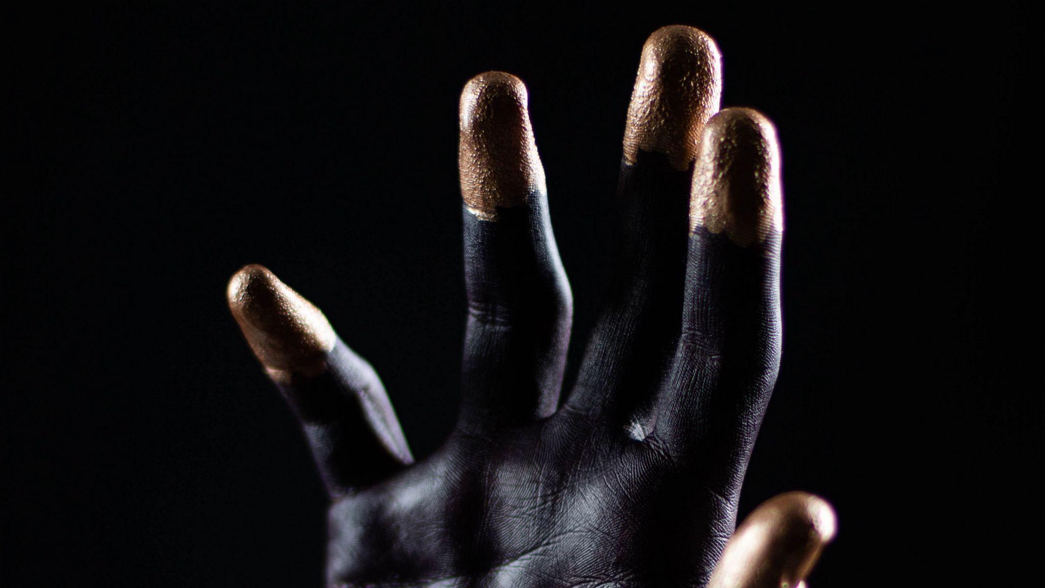 2048x1152 Download wallpaper 2048x1152 hand, palm, fingers, paint, dark