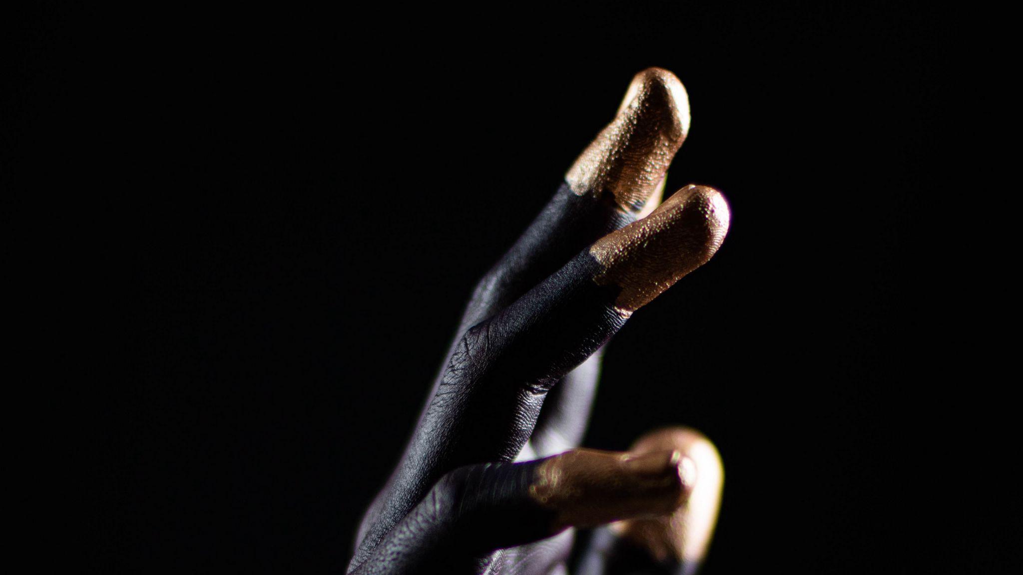 2048x1152 Download wallpaper 2048x1152 hand, fingers, paint, gesture, dark