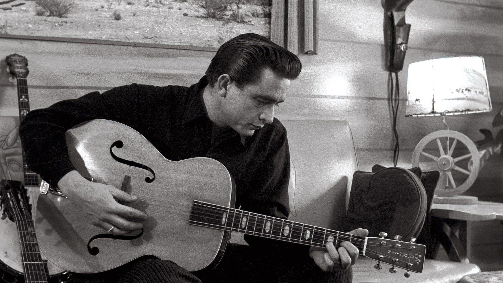 2048x1152 Johnny Cash Middle Finger Wallpaper Q5 2048x1152 px