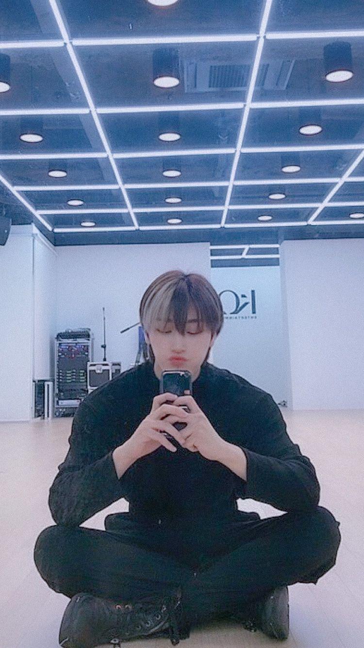 750x1334 TAILORED KPOP WALLPAPERS