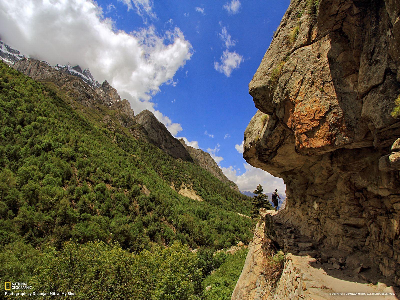 1600x1200 HDQ Cover Wallpaper: Hiking Image For Desktop, Free Download