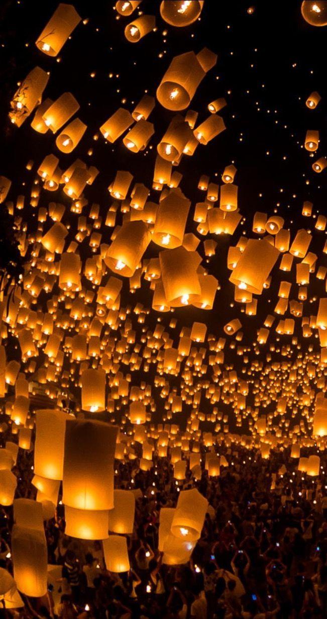 651x1231 launching sky lanterns by Tassapon Vongkittipong / 500px Thailand