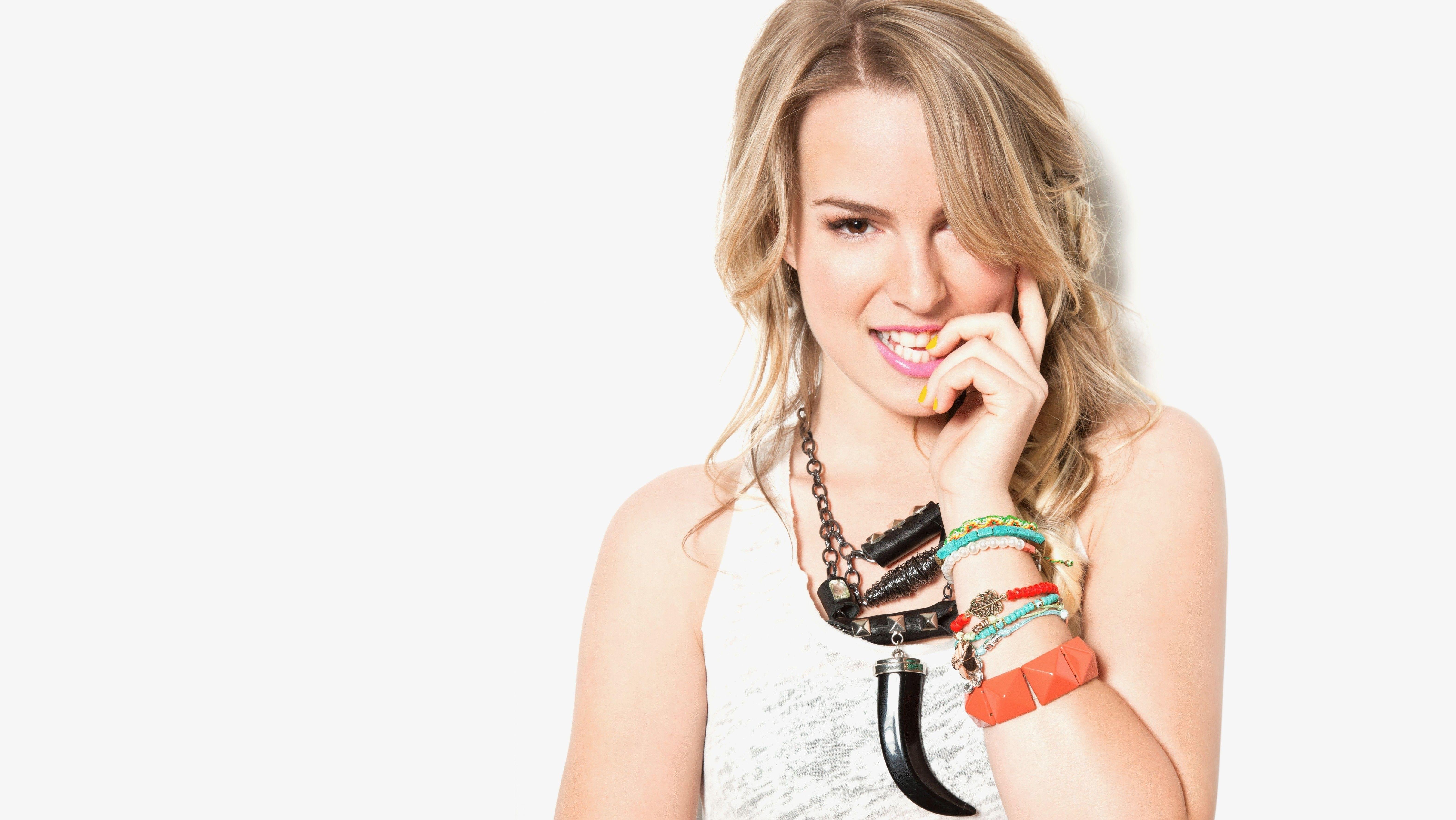 6299x3547 blondes, women, actress, Bridgit Mendler wallpaper