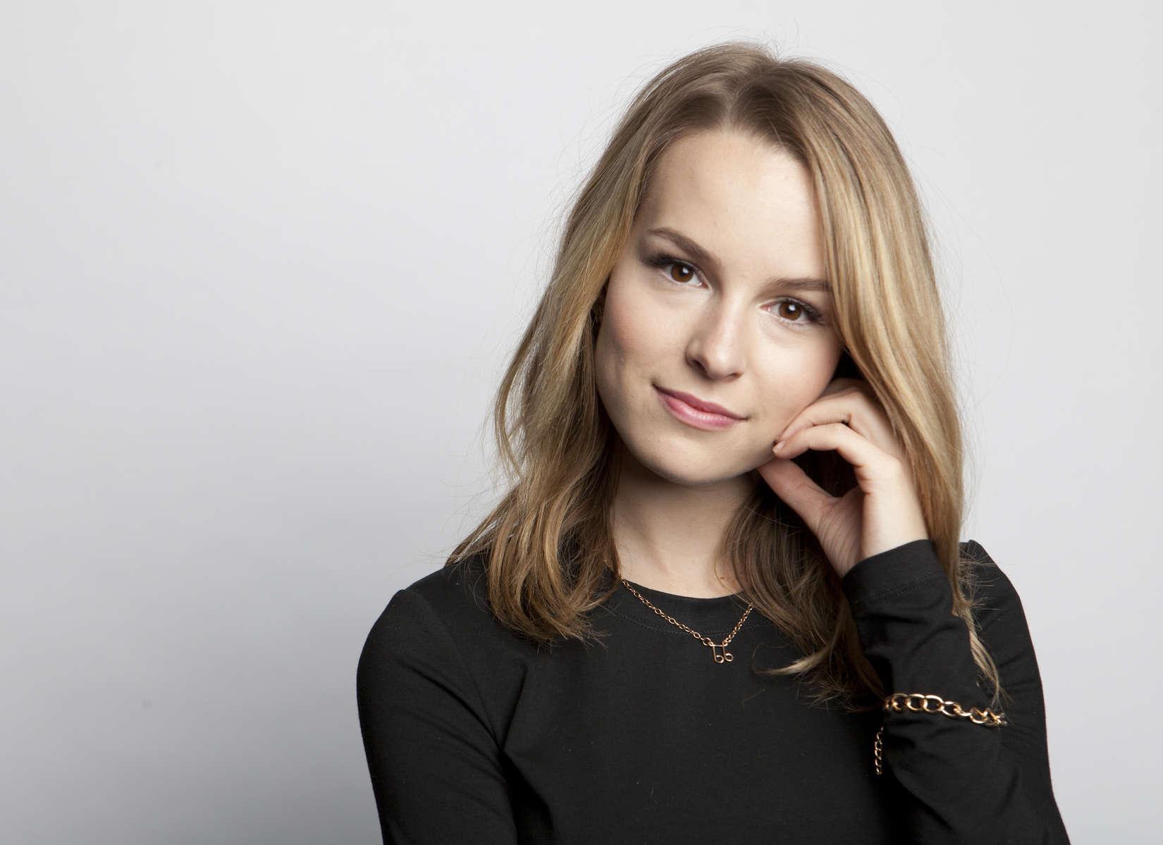 1650x1199 Bridgit Mendler Wallpaper