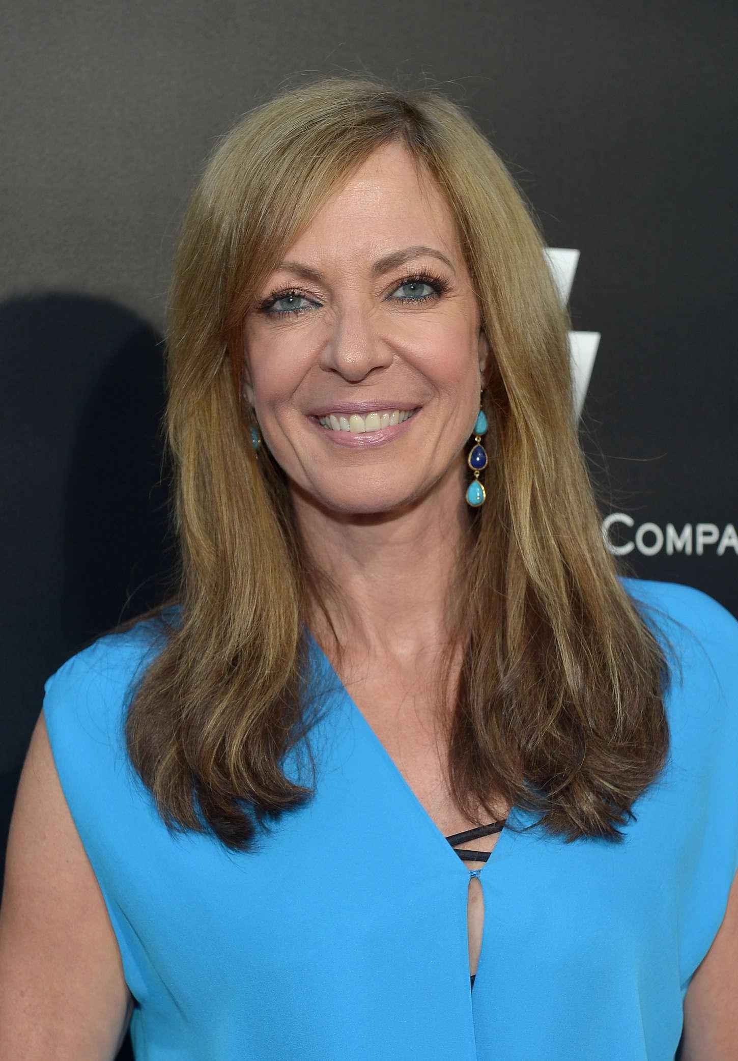 1450x2084 Allison Janney Wallpaper