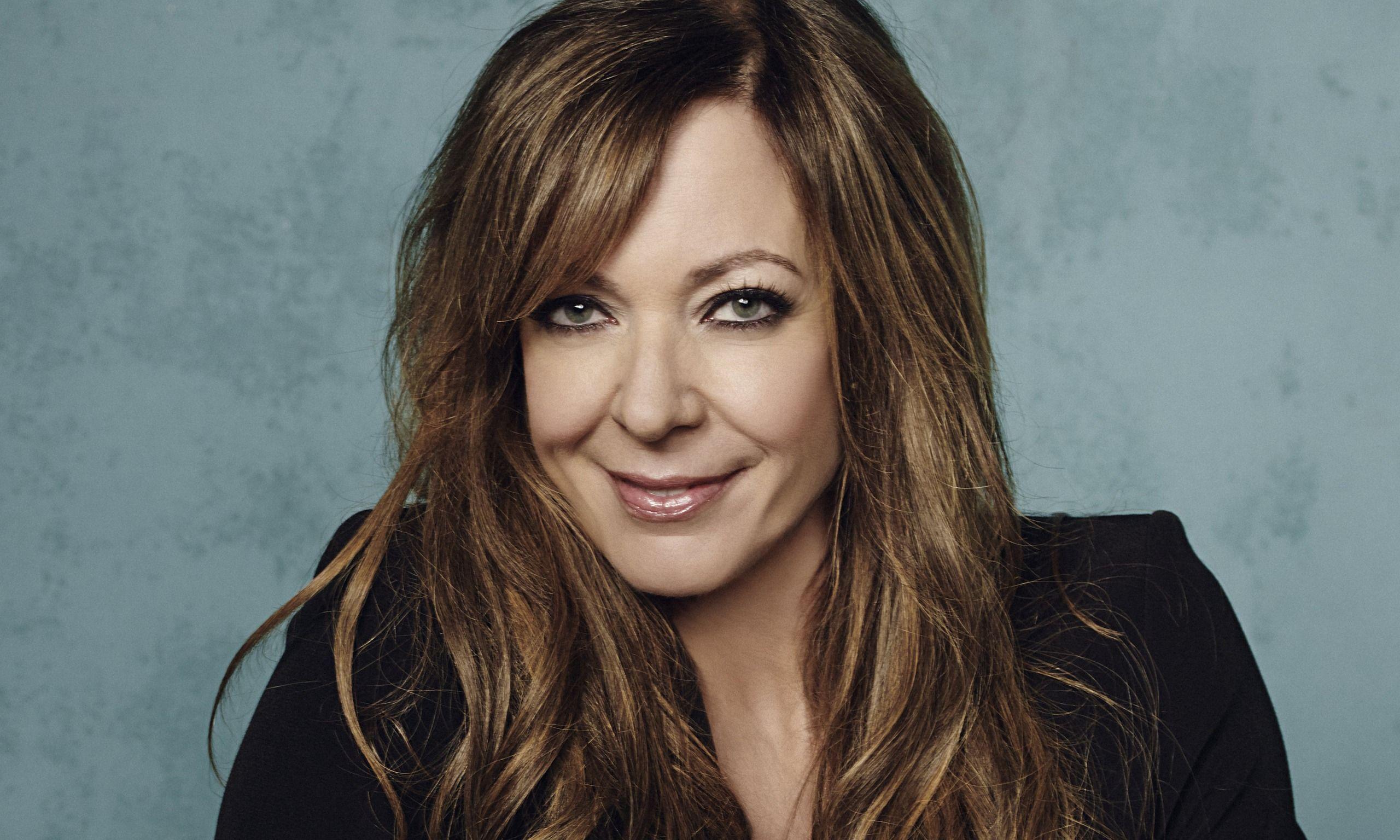 2560x1536 Allison Janney Wallpaper