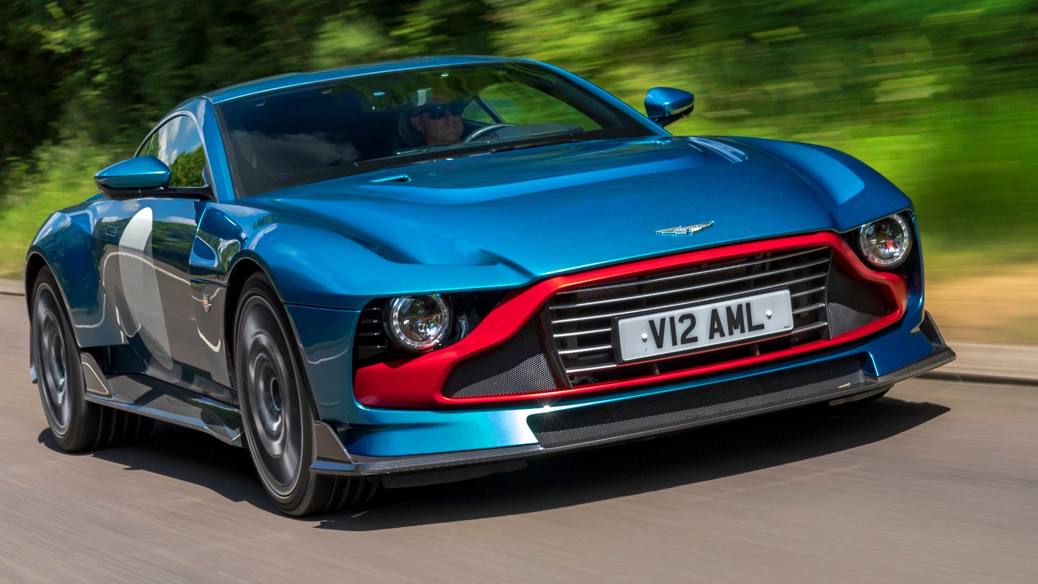 2048x1152 The Aston Martin Valour Proves That Old School Rules