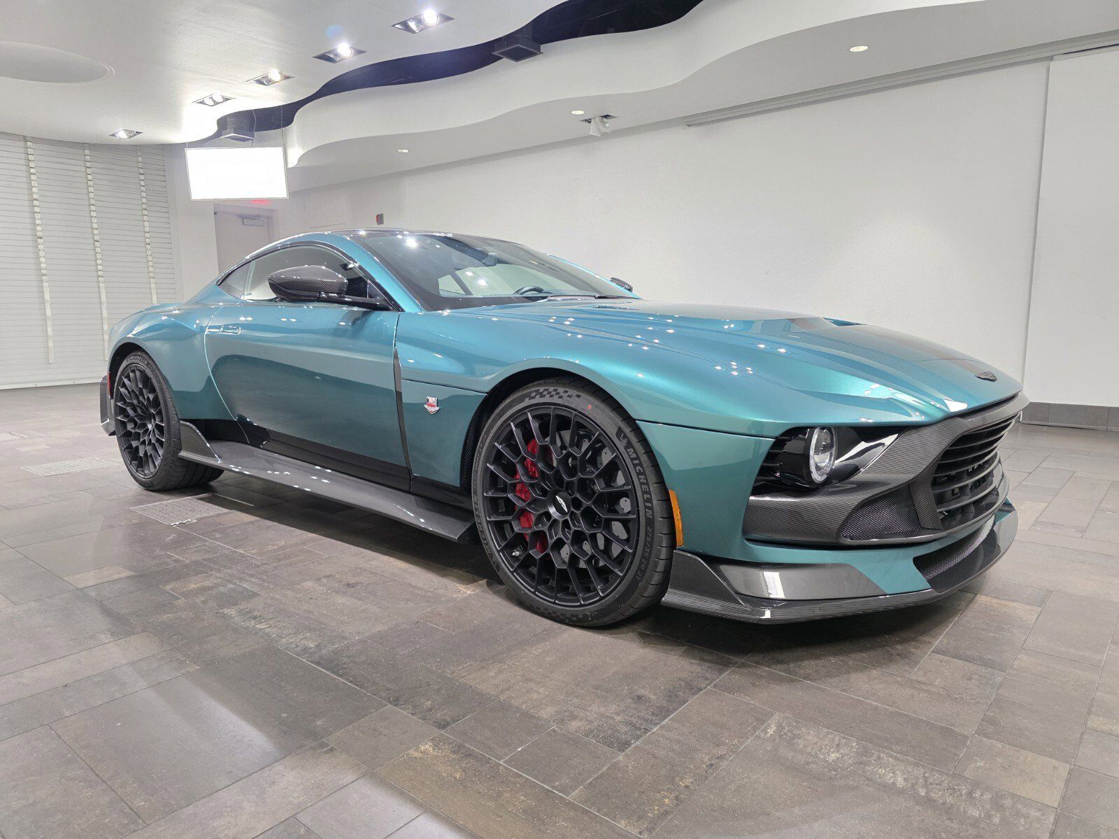1600x1200 Pre Owned 2024 Aston Martin Valour 2D Coupe In West Palm Beach #CZ10050. Aston Martin Palm Beach
