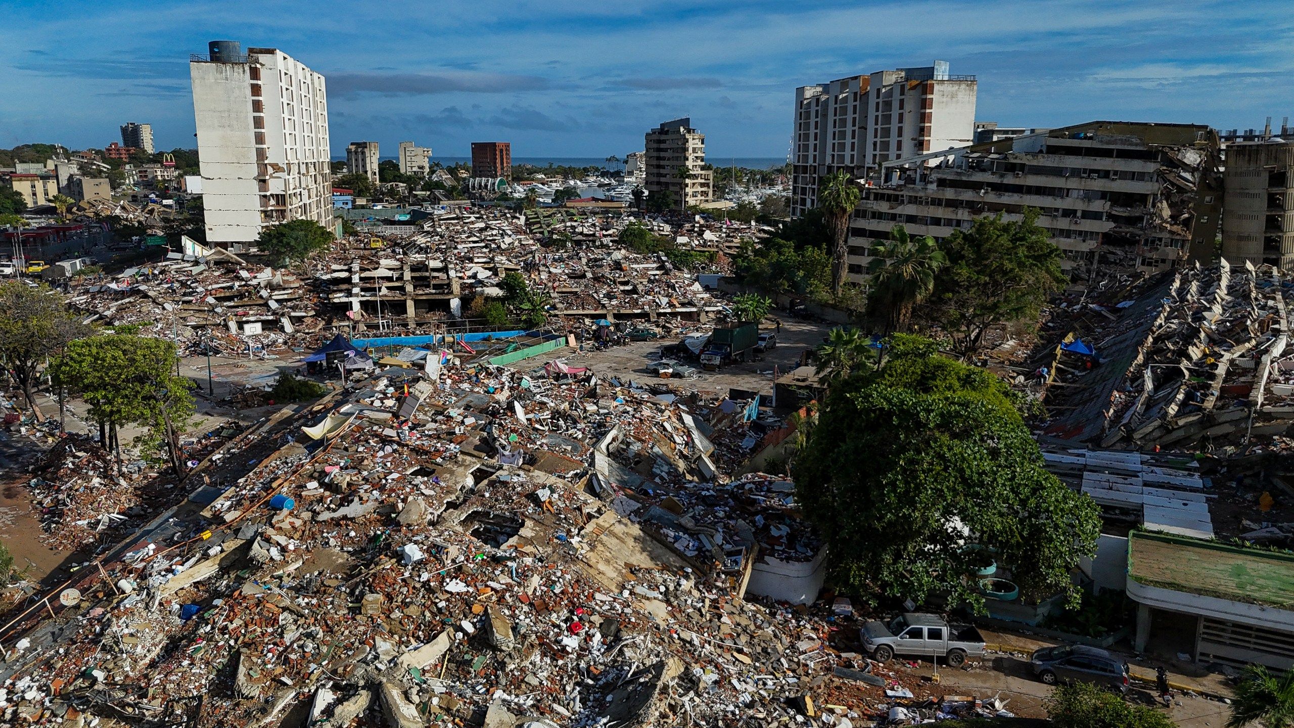 2560x1440 Aid groups warn Venezuela's healthcare system is near its limit after earthquakes