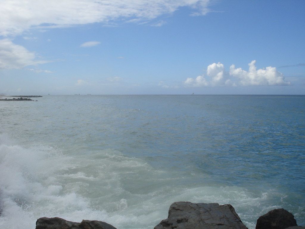 1024x768 On the Beach (La Guaira, Venezuela)