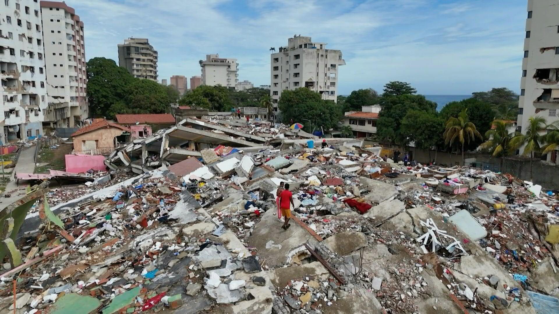 1920x1080 Rubble and ruins in Venezuela's La Guaira one week after deadly quakes