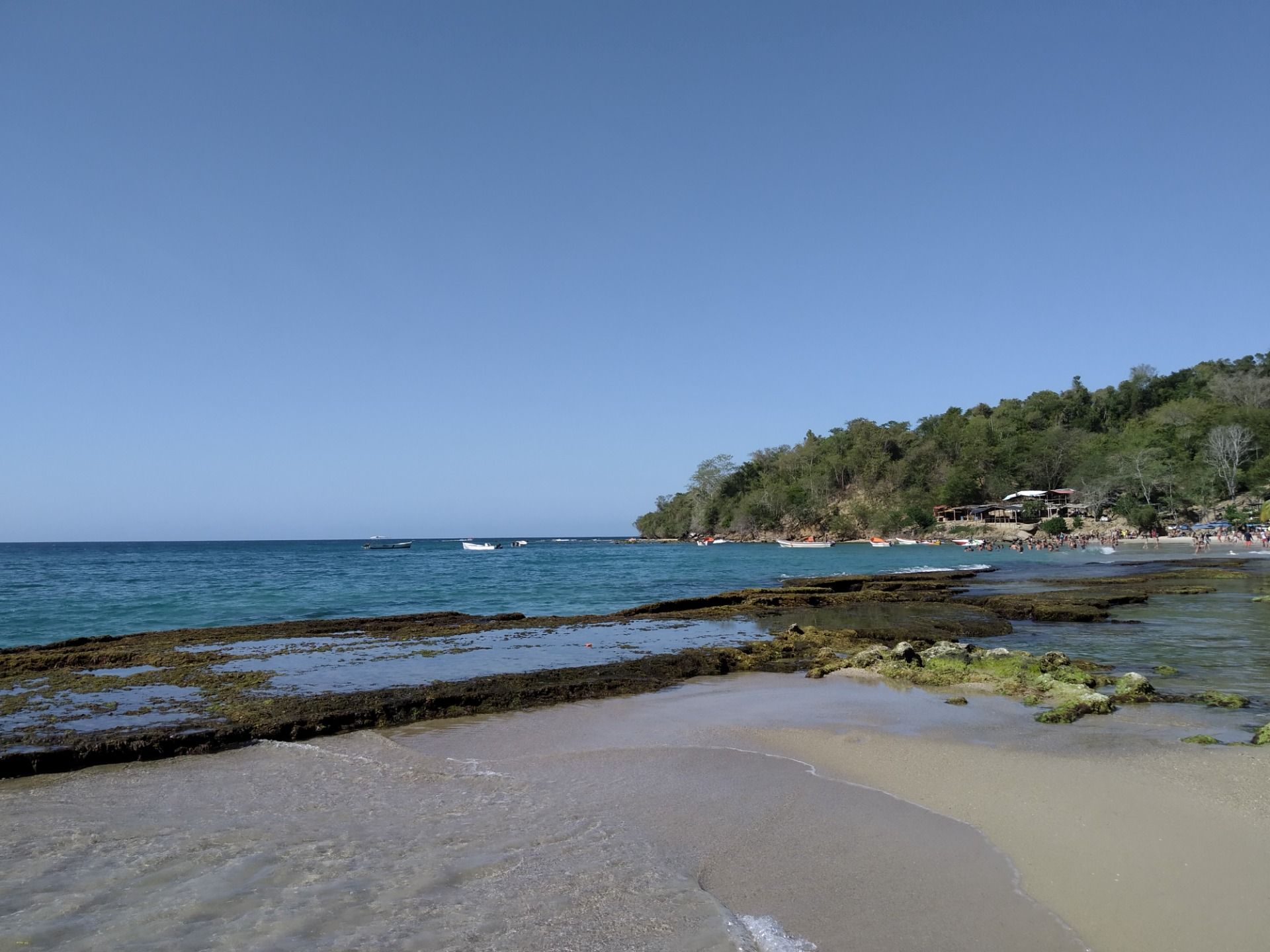 1920x1440 Discovering the Wonderful Beaches of La Guaira State. Sortilegio del Caribe