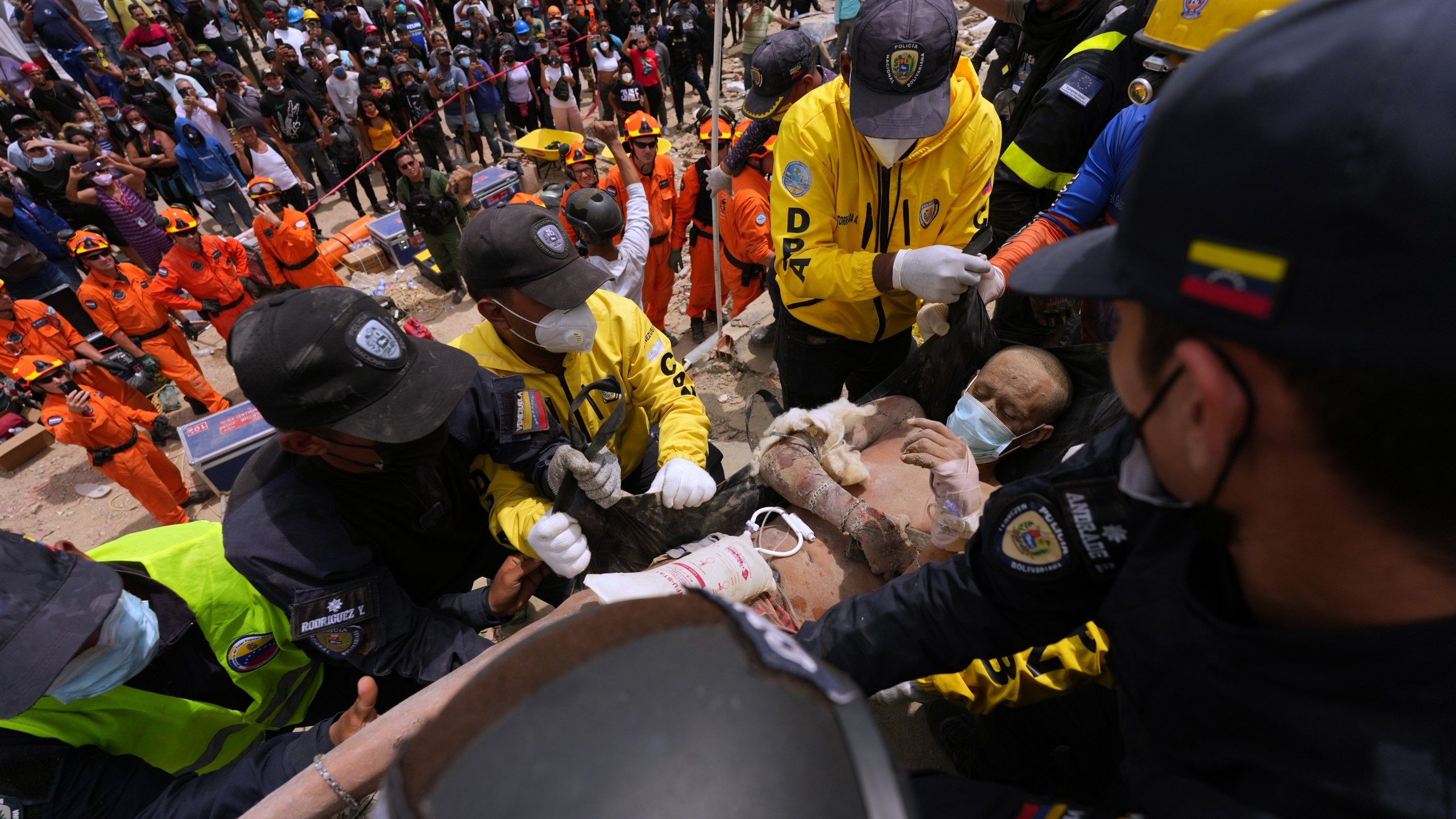 2560x1440 From the rubble in Venezuela, an unexpected story of survival cuts through days of tragedy