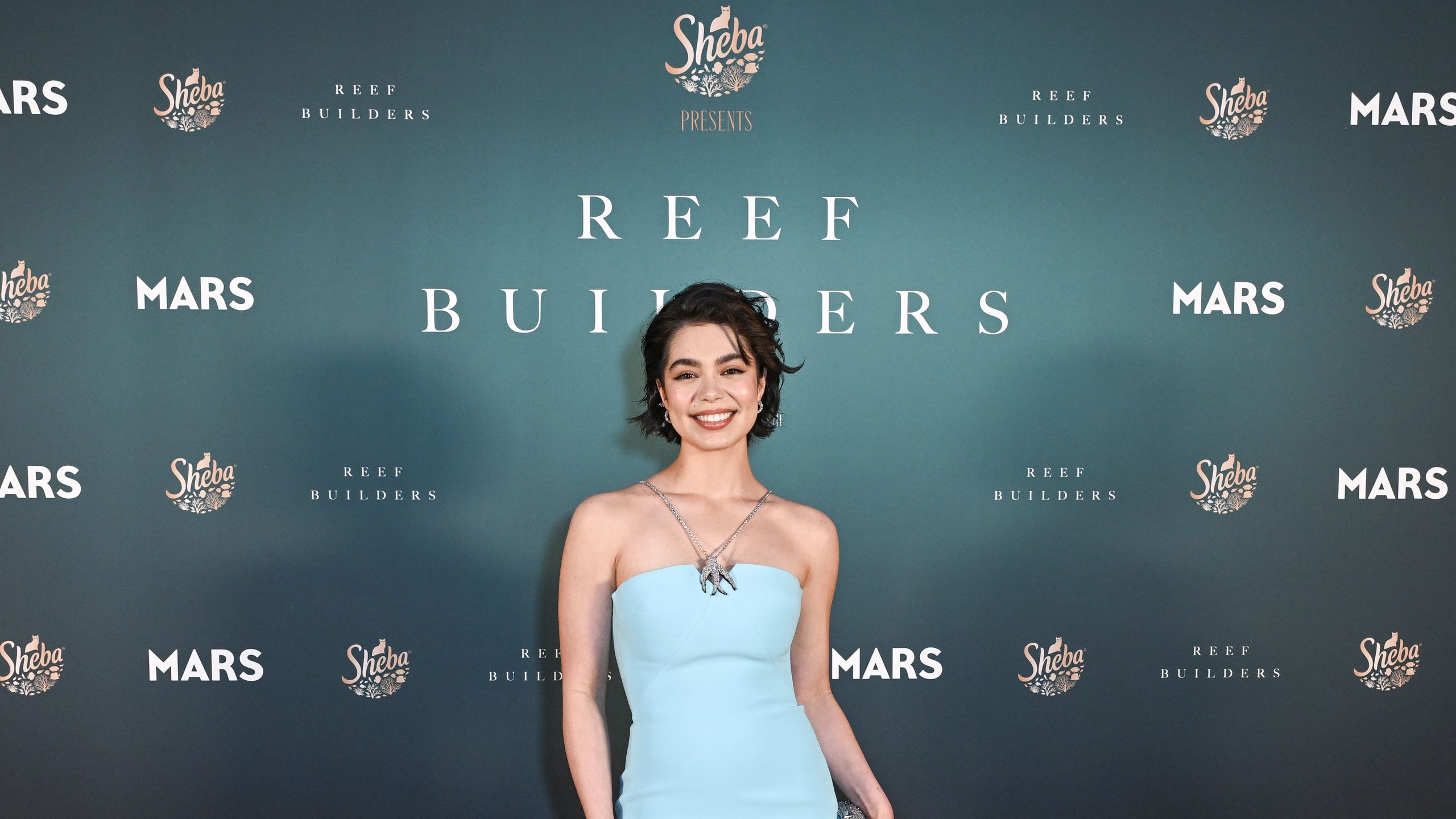 2560x1440 Auli'i Cravalho on Her New Documentary, Reef Builders, and Giving Flowers to Indigenous Communities