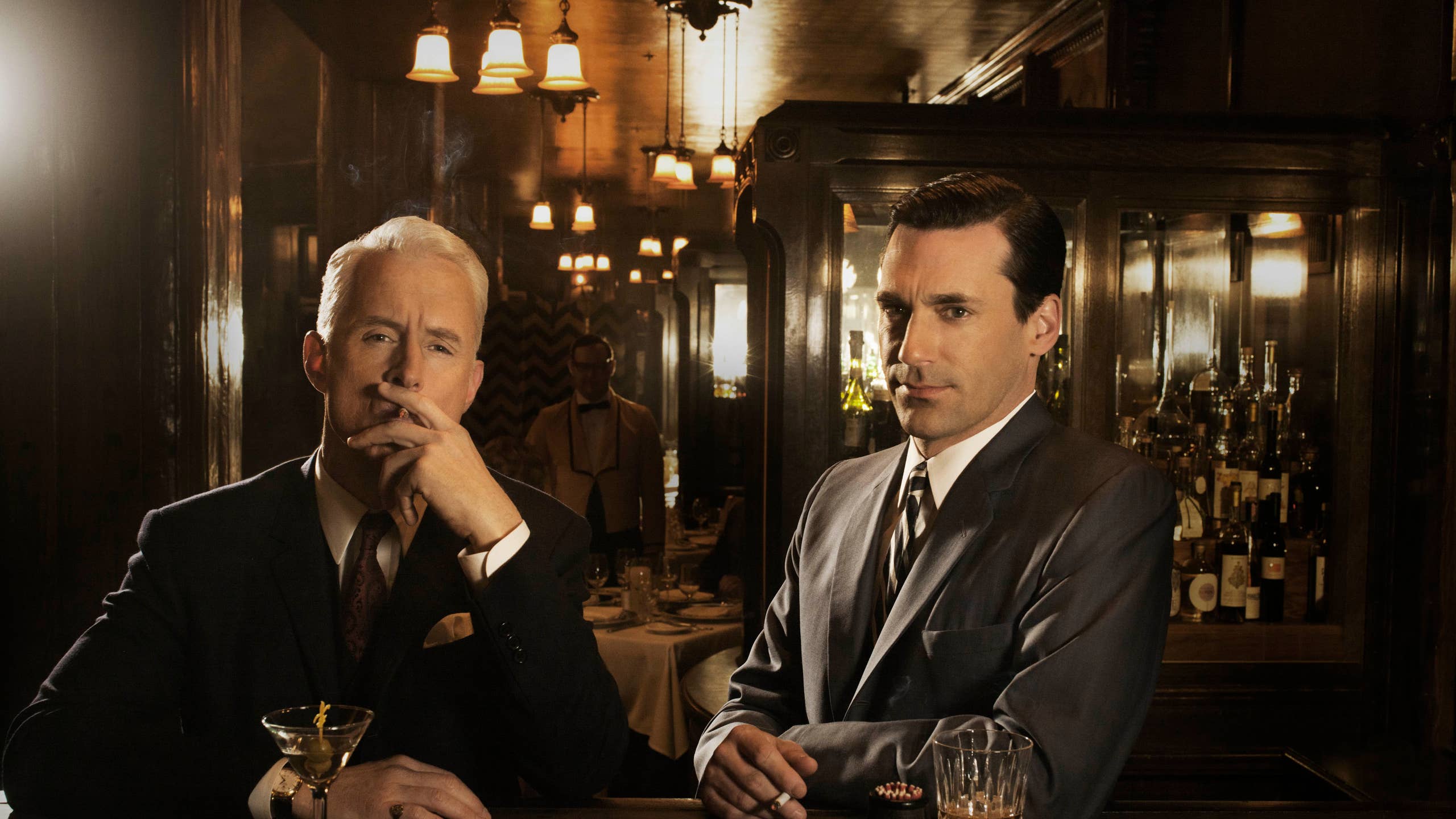 2560x1440 Jon Hamm + John Slattery Reunited!