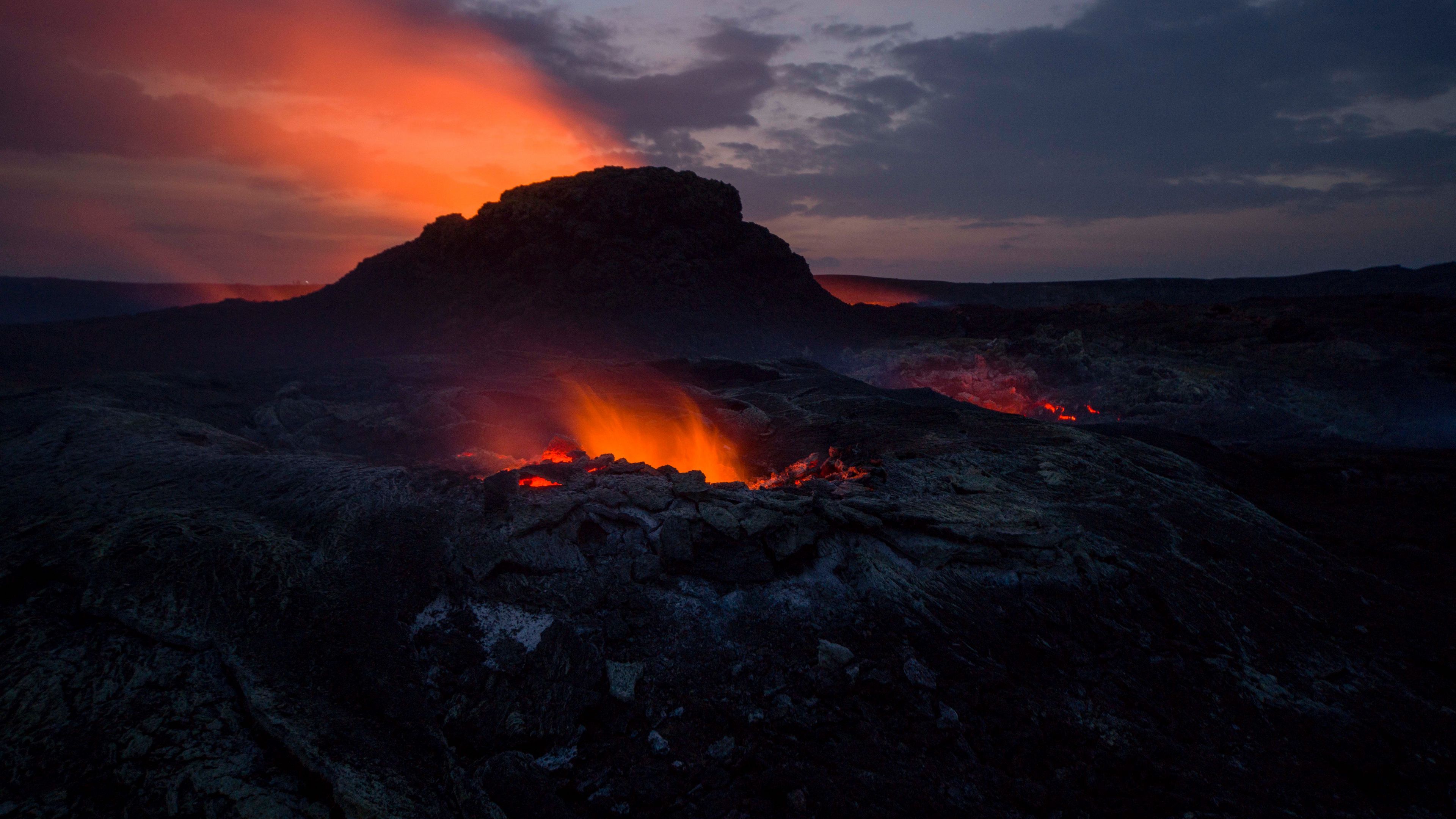 3840x2160 Download wallpaper 3840x2160 volcano, crater, hot, magma, fire 4k uhd 16:9 HD background