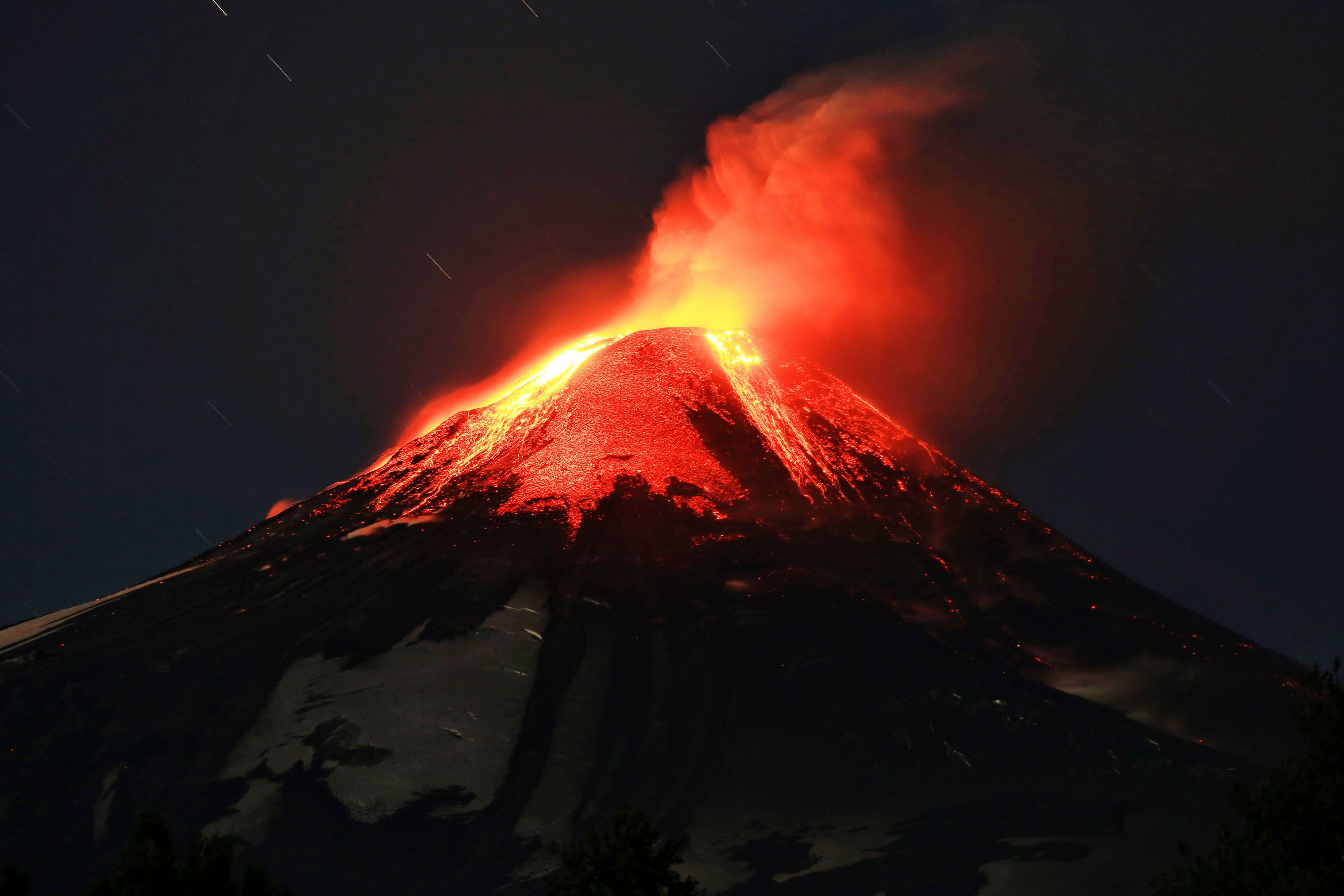 4000x2667 volcano, Mountain, Lava, Nature, Landscape, Mountains, Fire Wallpaper HD / Desktop and Mobile Background