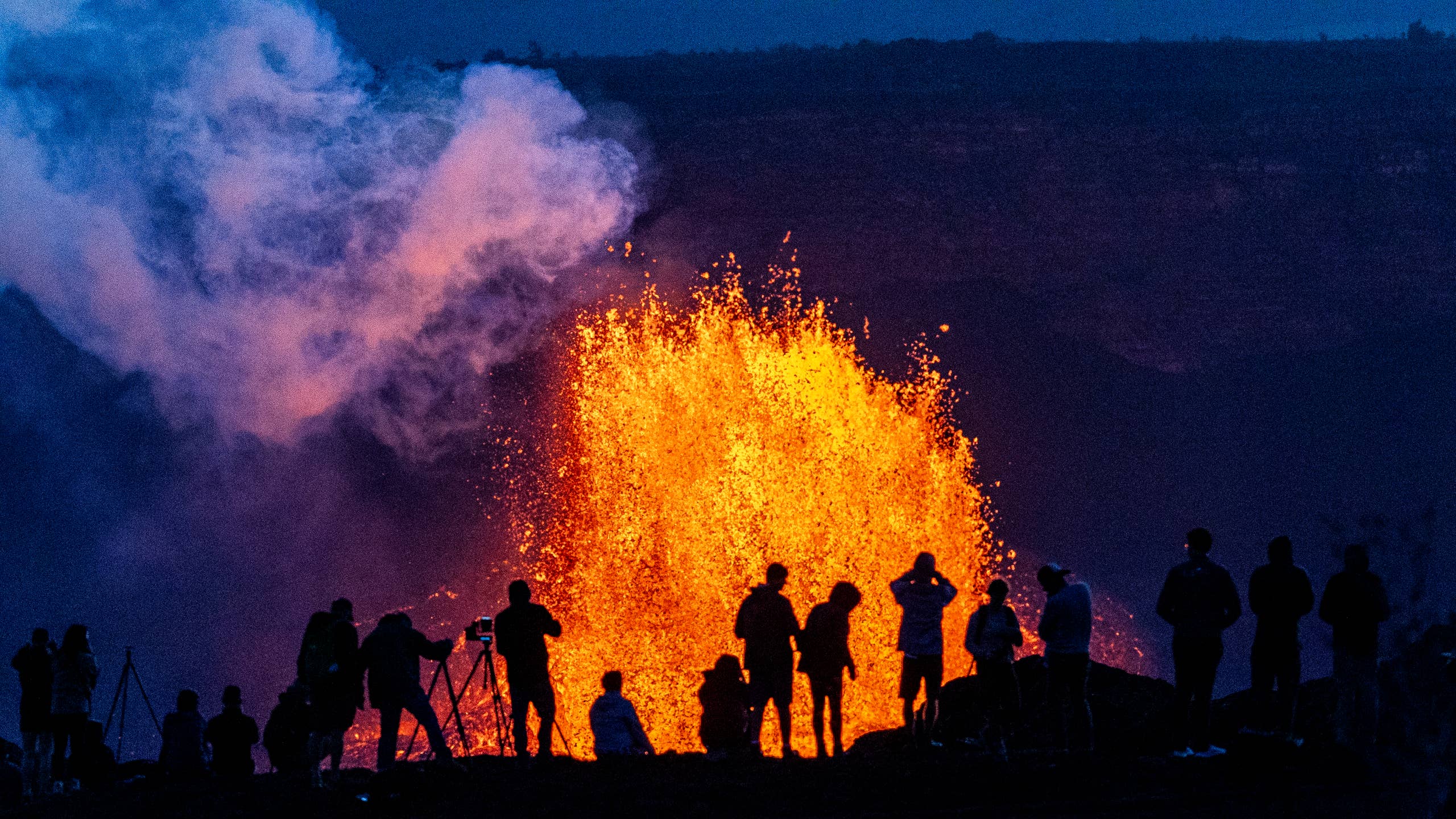 2560x1440 Man Miraculously Survives Cliff Fall Trying to Photograph Volcano's Journal