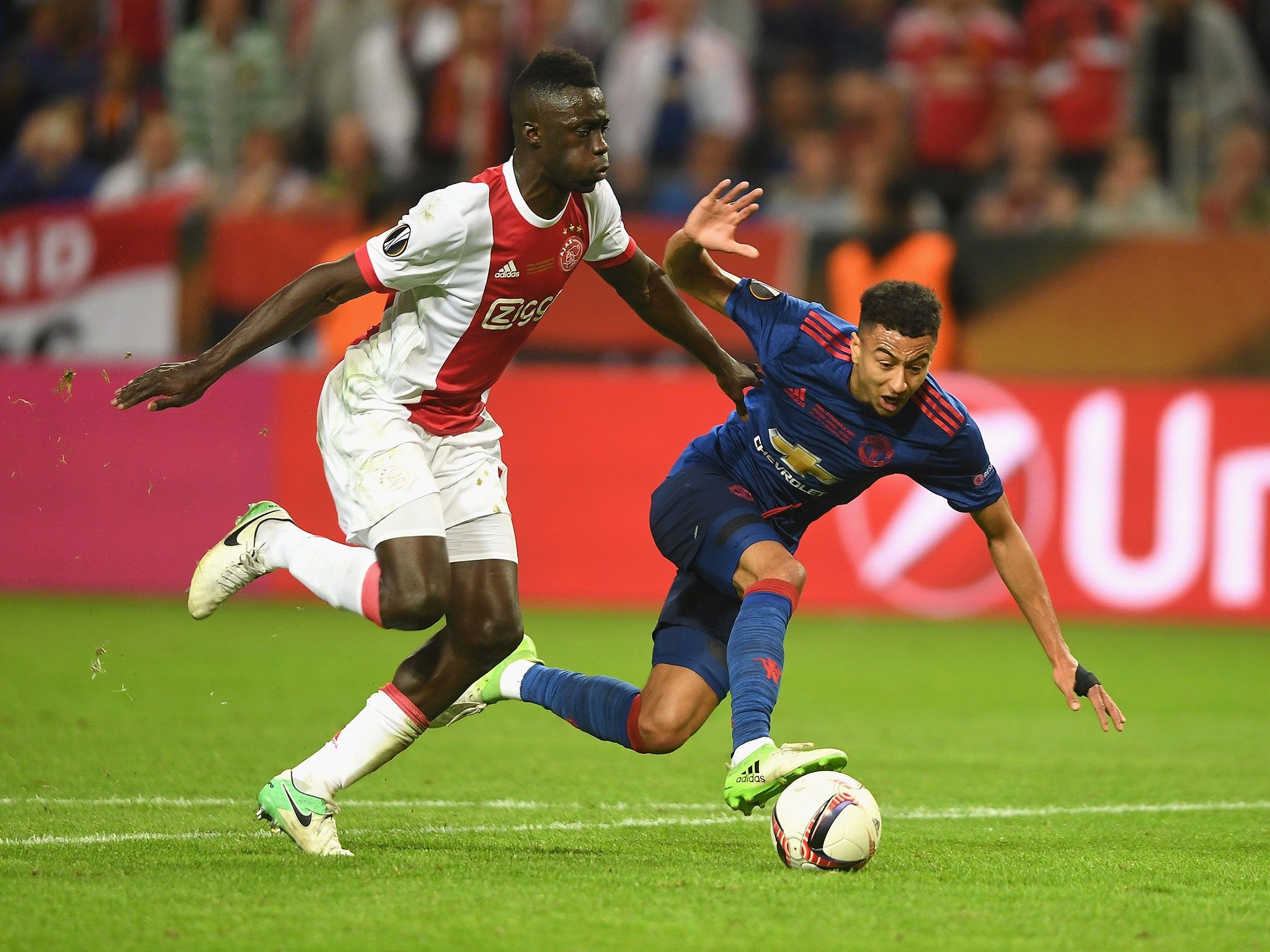 2048x1536 Tottenham Sign Ajax Defender Davinson Sanchez On Six Year Deal