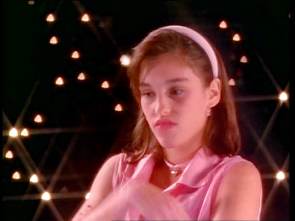 1024x768 Some Classic Amy Jo Johnson Picture for October 2014
