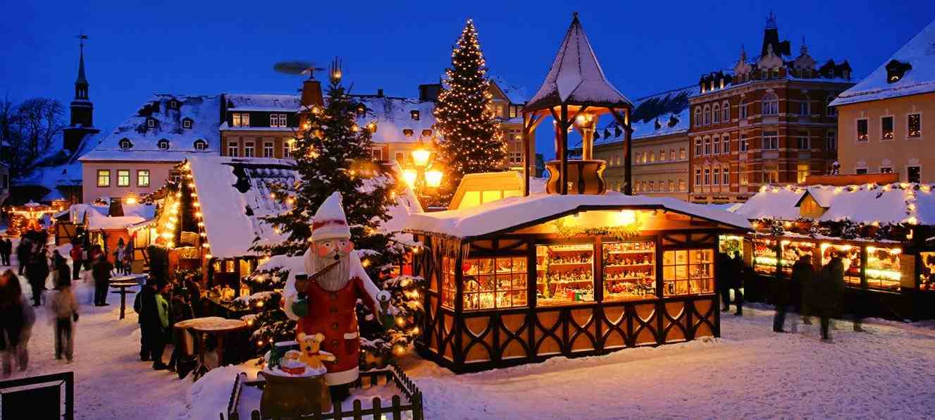 1327x596 Reasons to Travel Europe in Winter