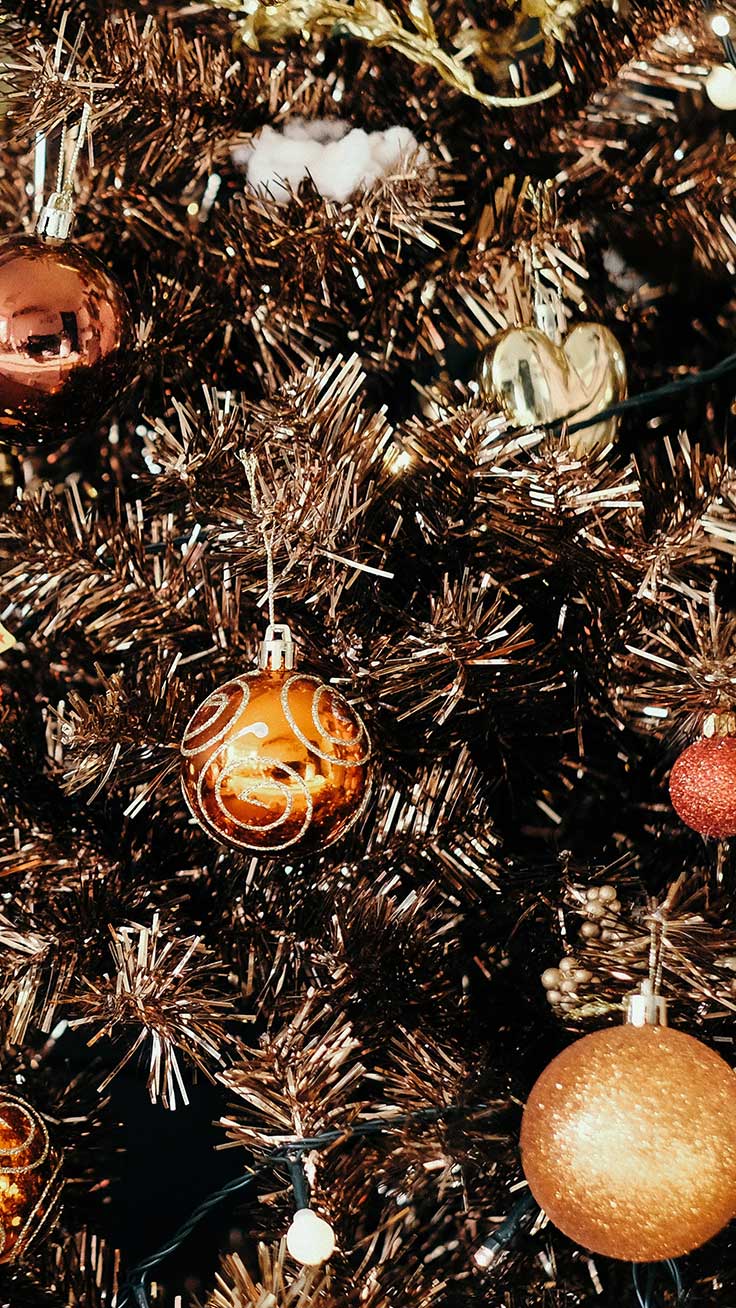 736x1308 Free Stunning Christmas Wallpaper Background For iPhone