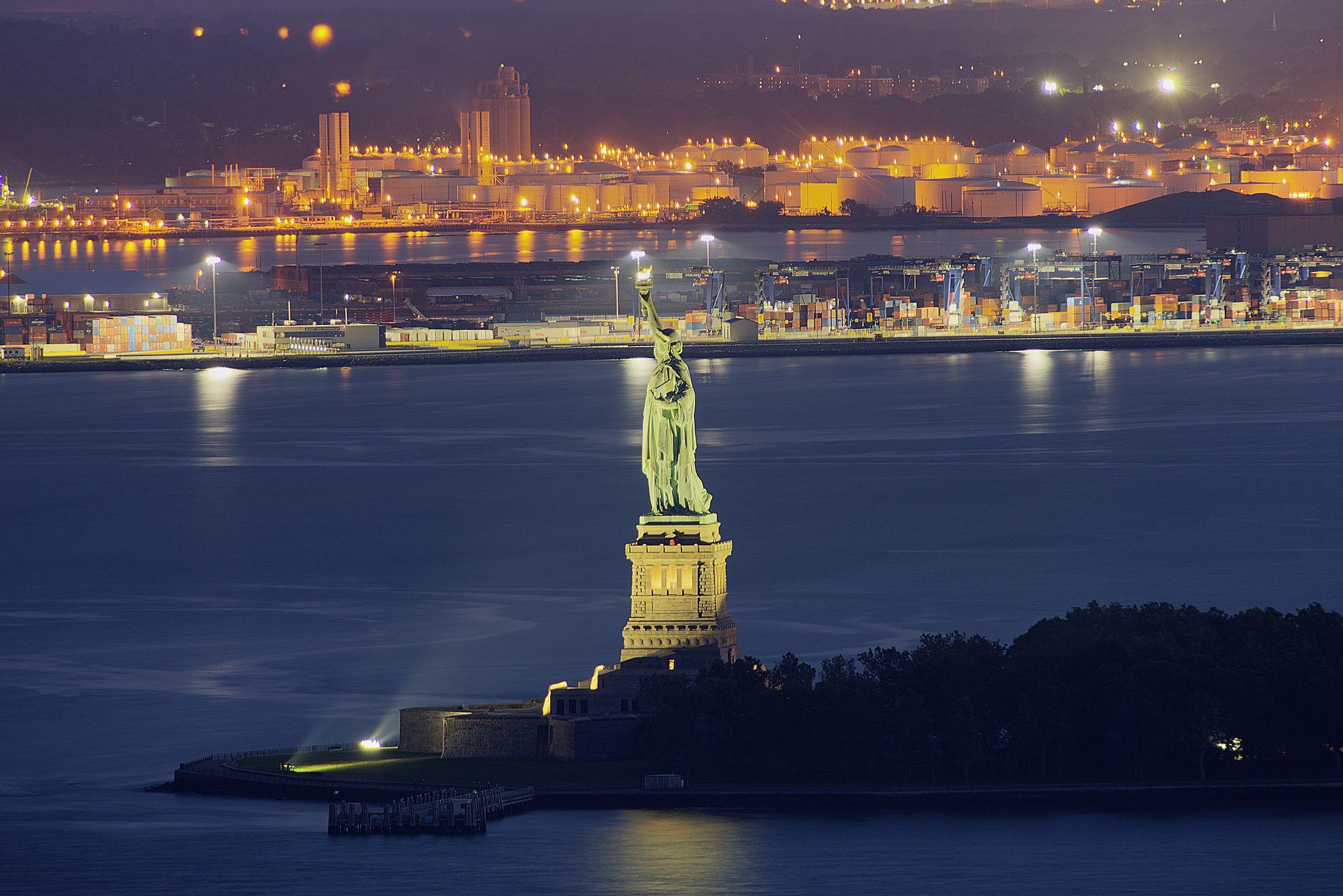 Statue of Liberty at Night Wallpapers - Top Free Statue of Liberty at 