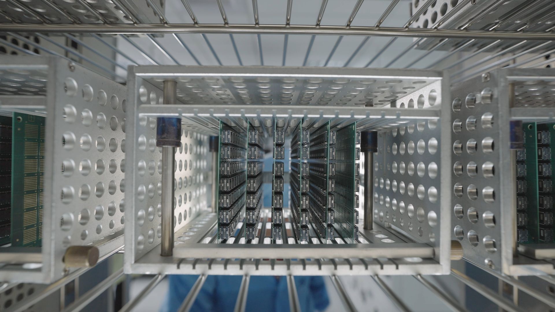 1920x1080 USI. Breaking The Bottleneck: The Dual Challenge Of High Performance Computing Systems