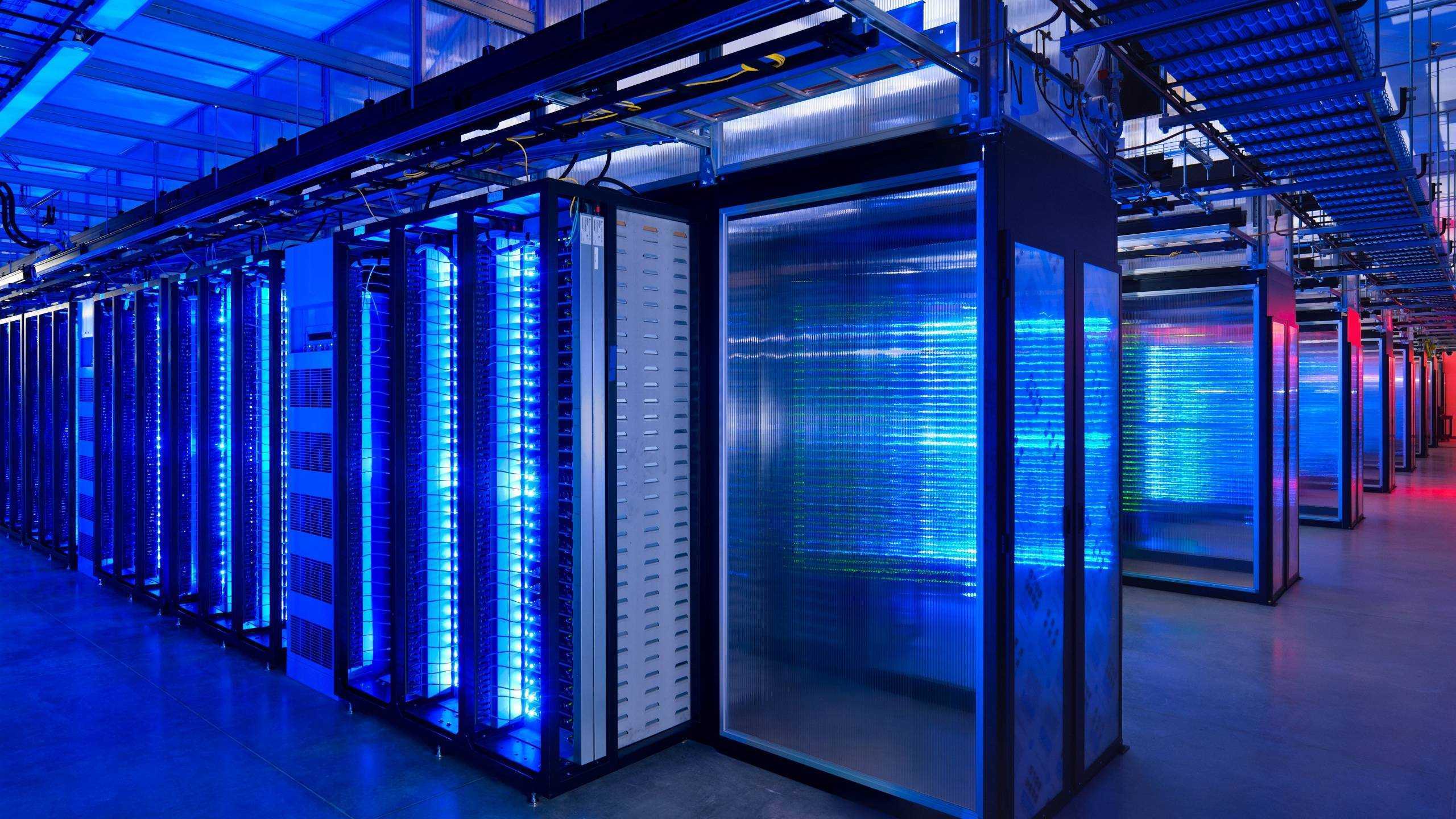 2560x1440 High Performance Computing Laboratory (HPCL)