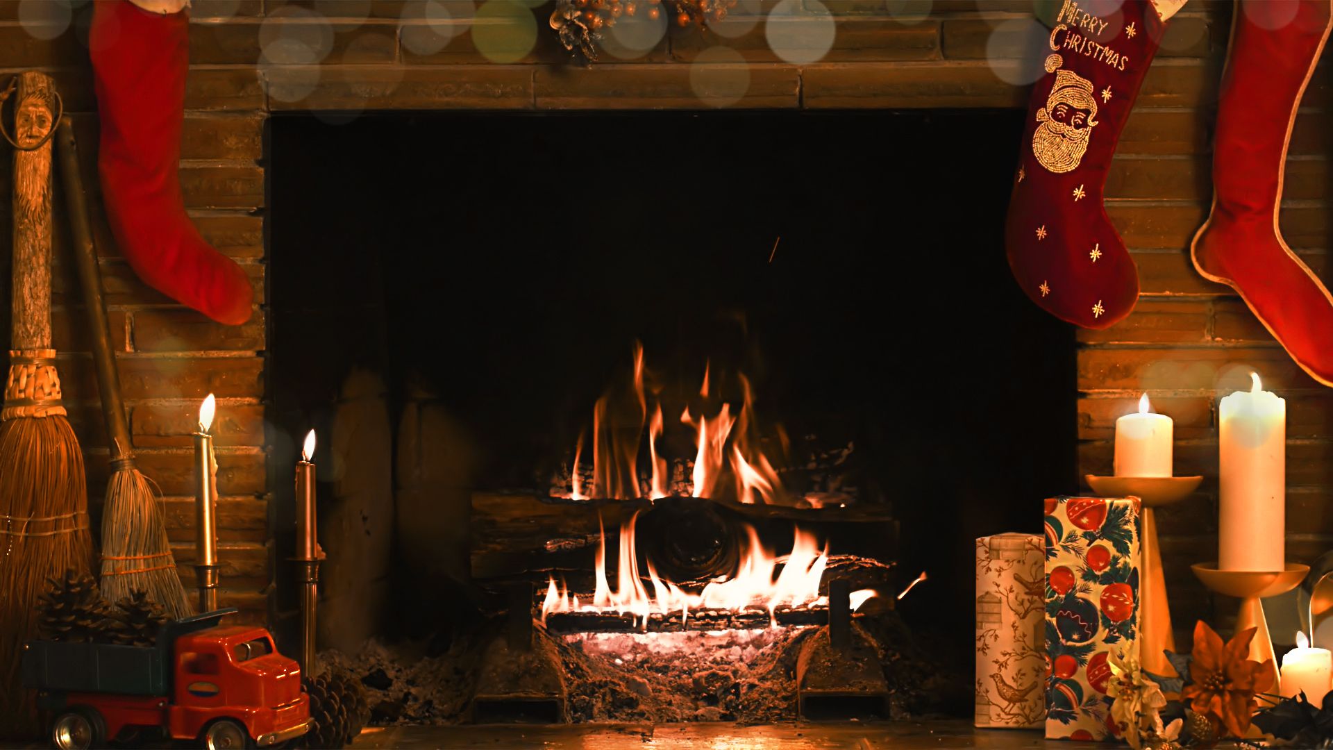 1920x1080 Cozy Christmas Fireplace: HD Wallpaper for a Festive Atmospherex1080