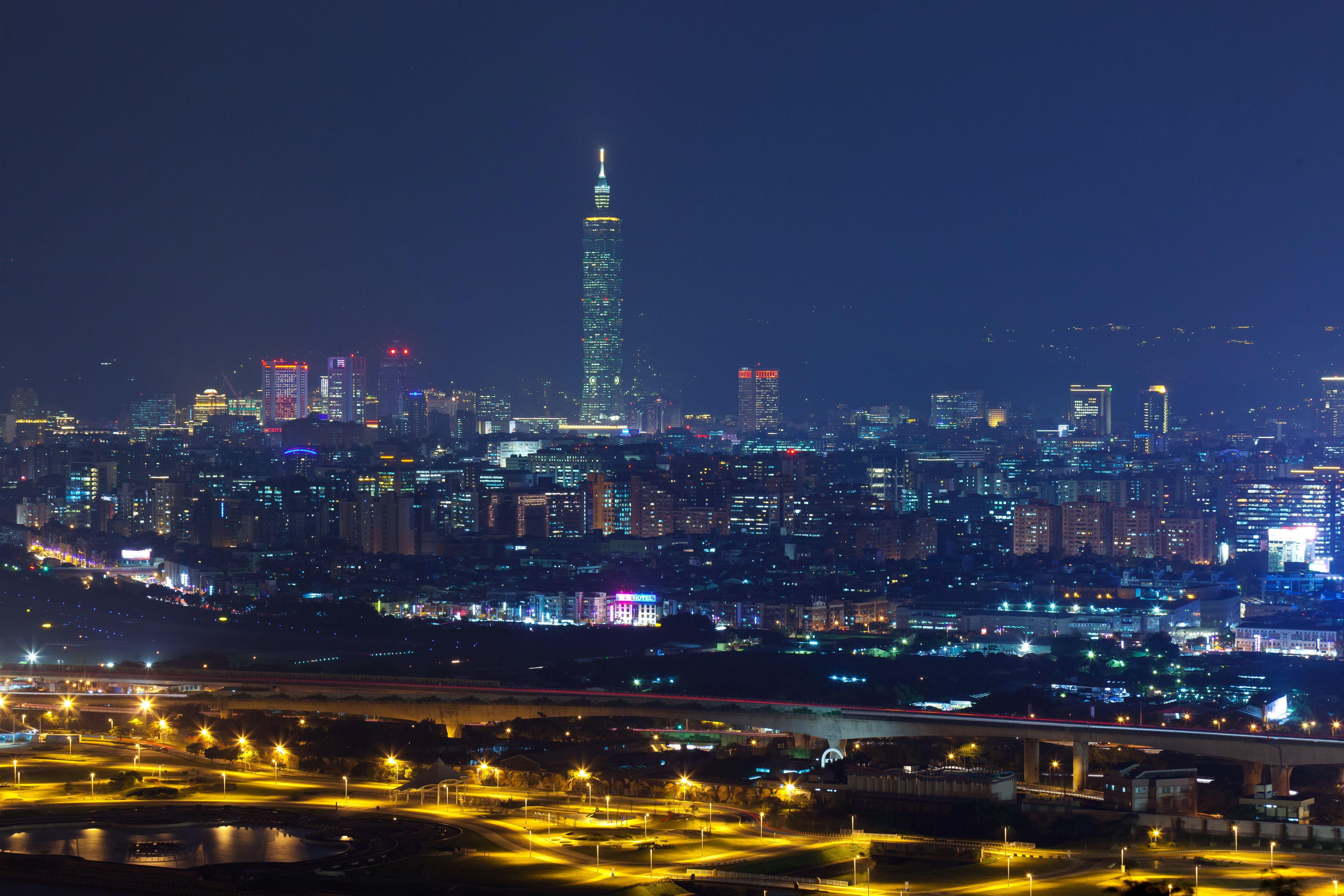 4762x3175 Picture Taipei Taiwan China megalopolis night time 4762x3175