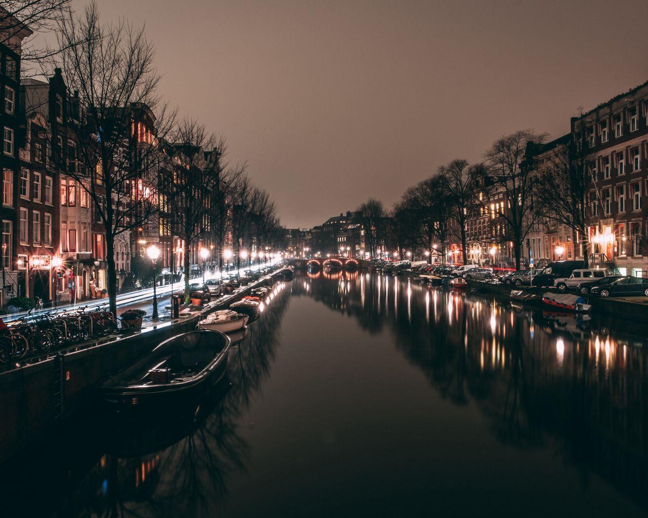 1280x1024 Download wallpaper 1280x1024 night city, canal, city lights, amsterdam, netherlands standard 5:4 HD background