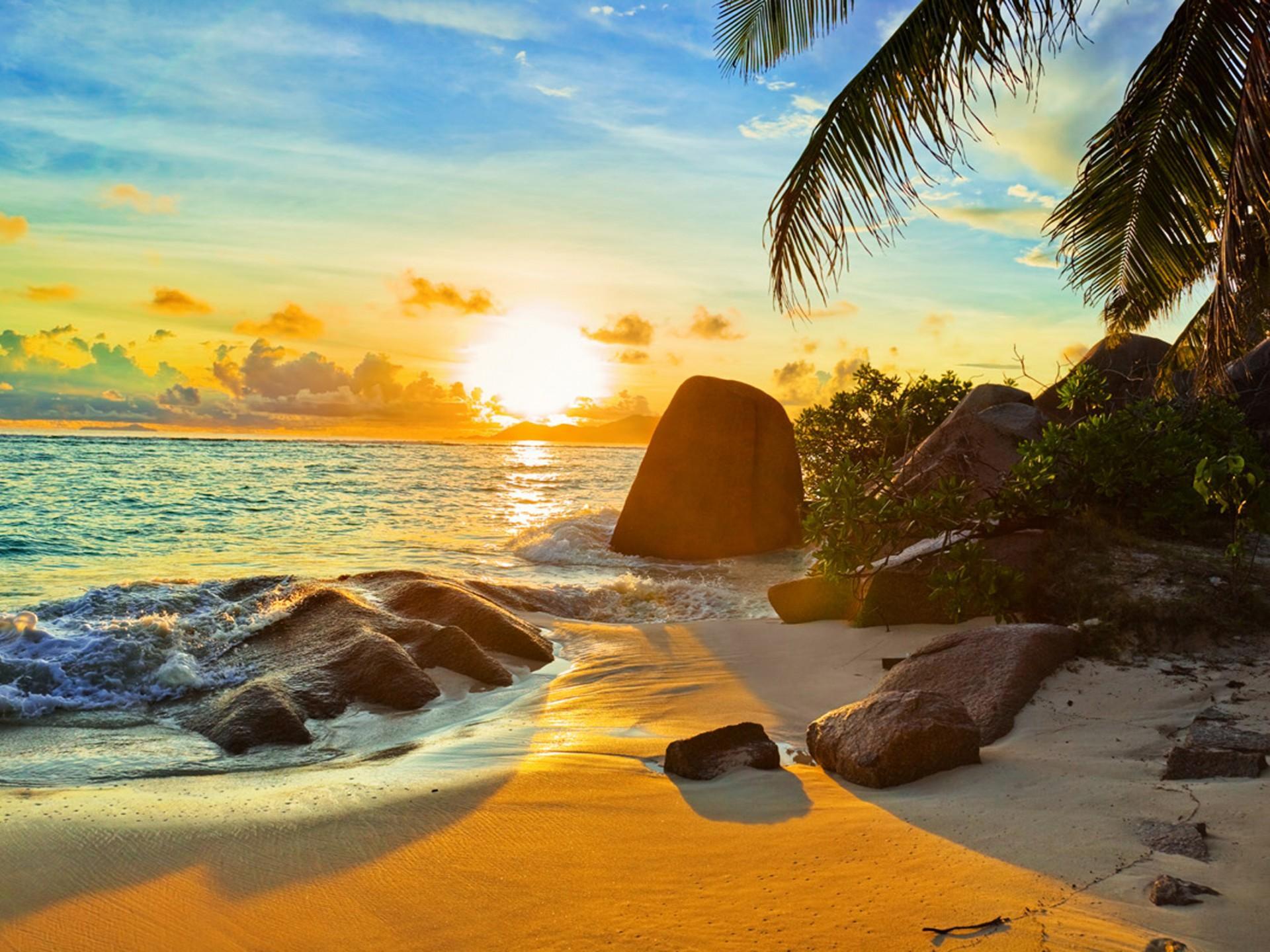 1920x1440 Tropical Beach Sunset Wallpaper