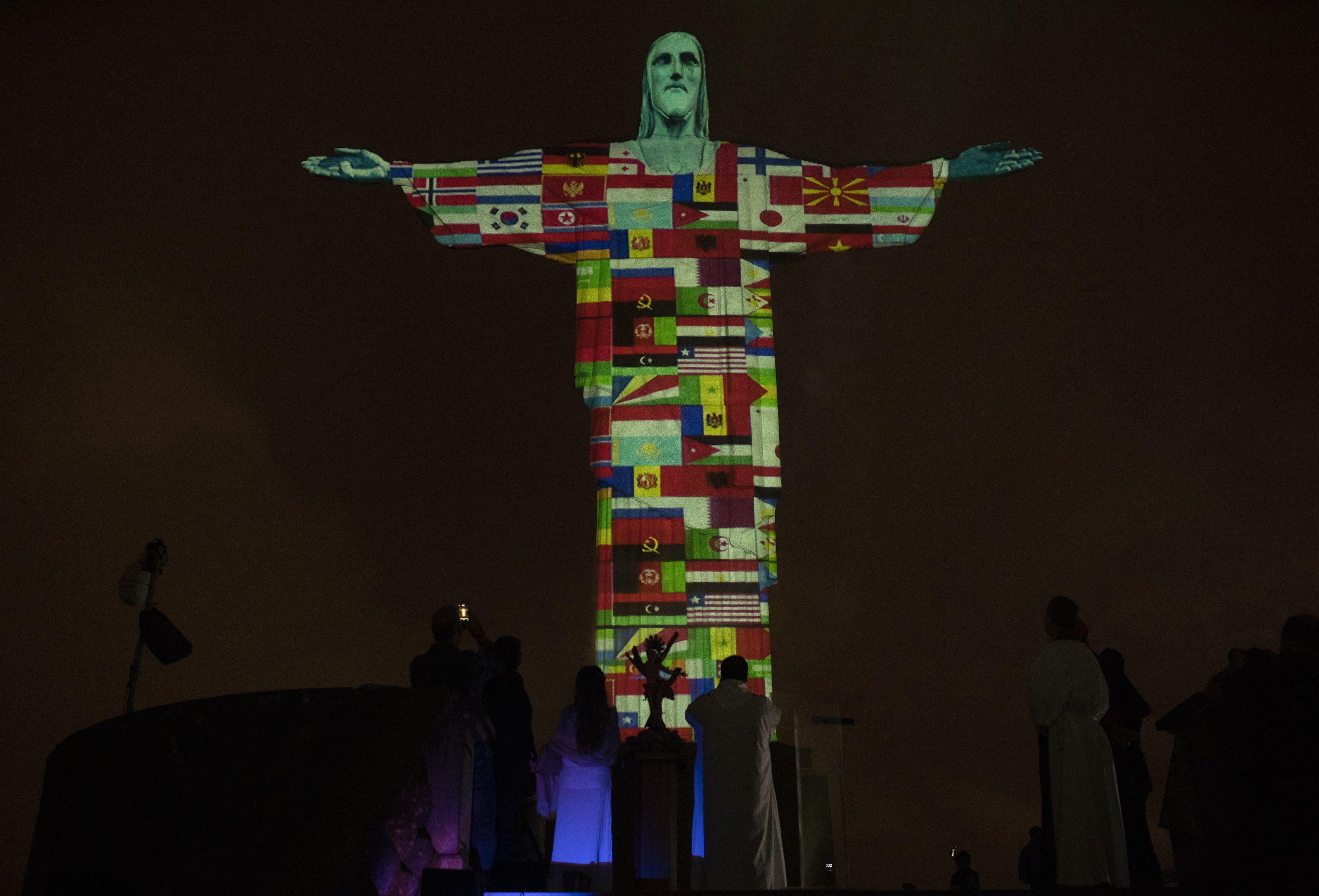 3400x2311 Photos of hope: World shows solidarity amid coronavirus pandemic