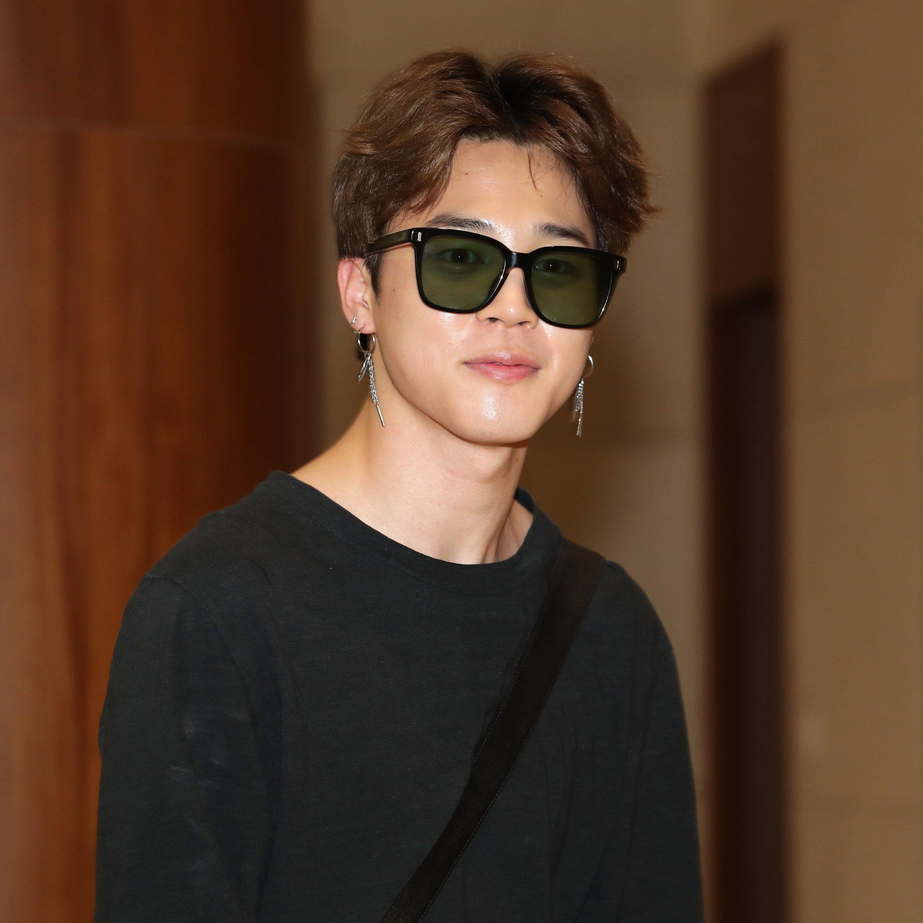 3000x3000 Photos of BTS's Jimin Wearing a Ponytail Are Circulating