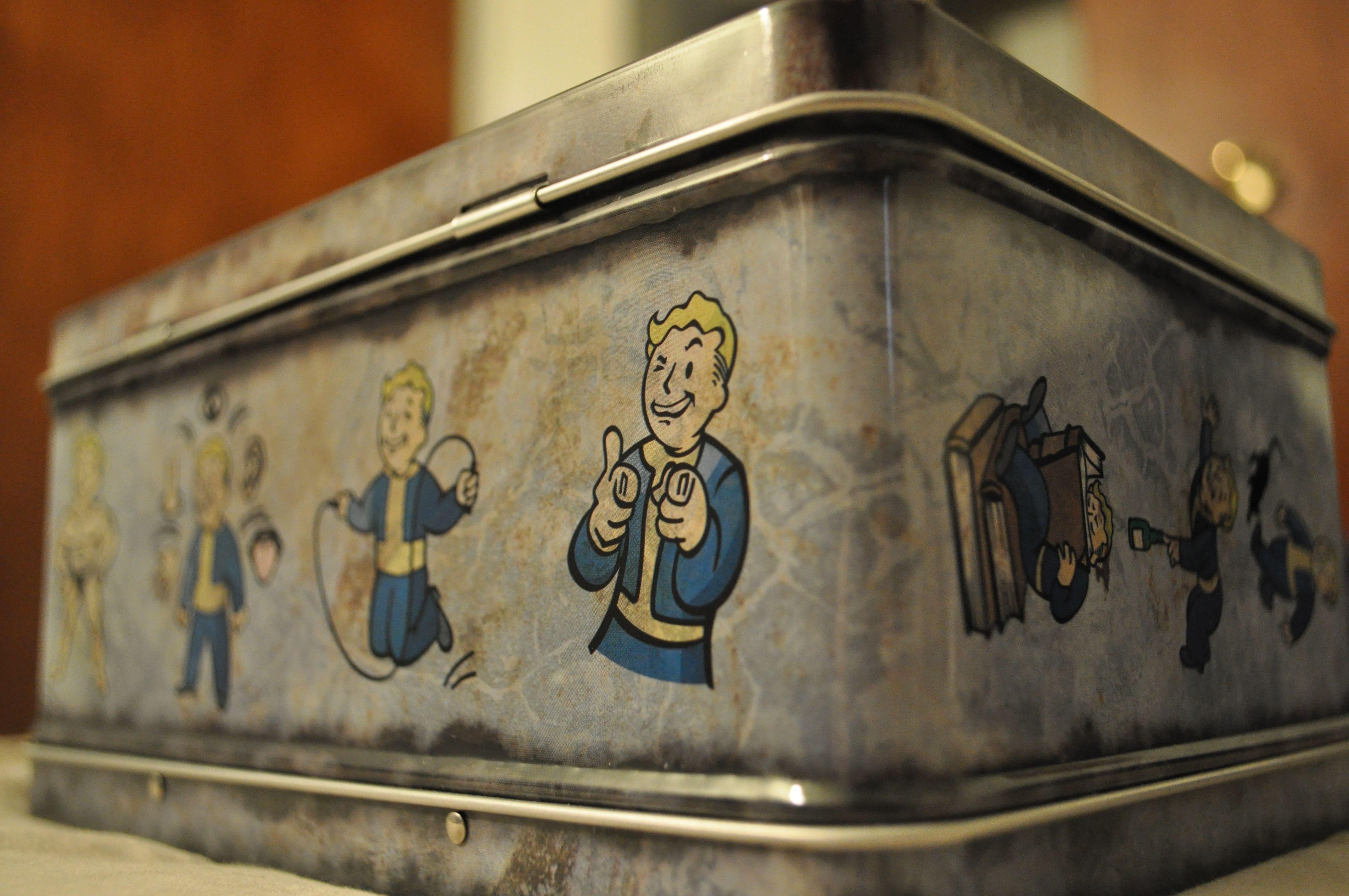 4288x2848 Fallout Vault Boy 4K wallpaper