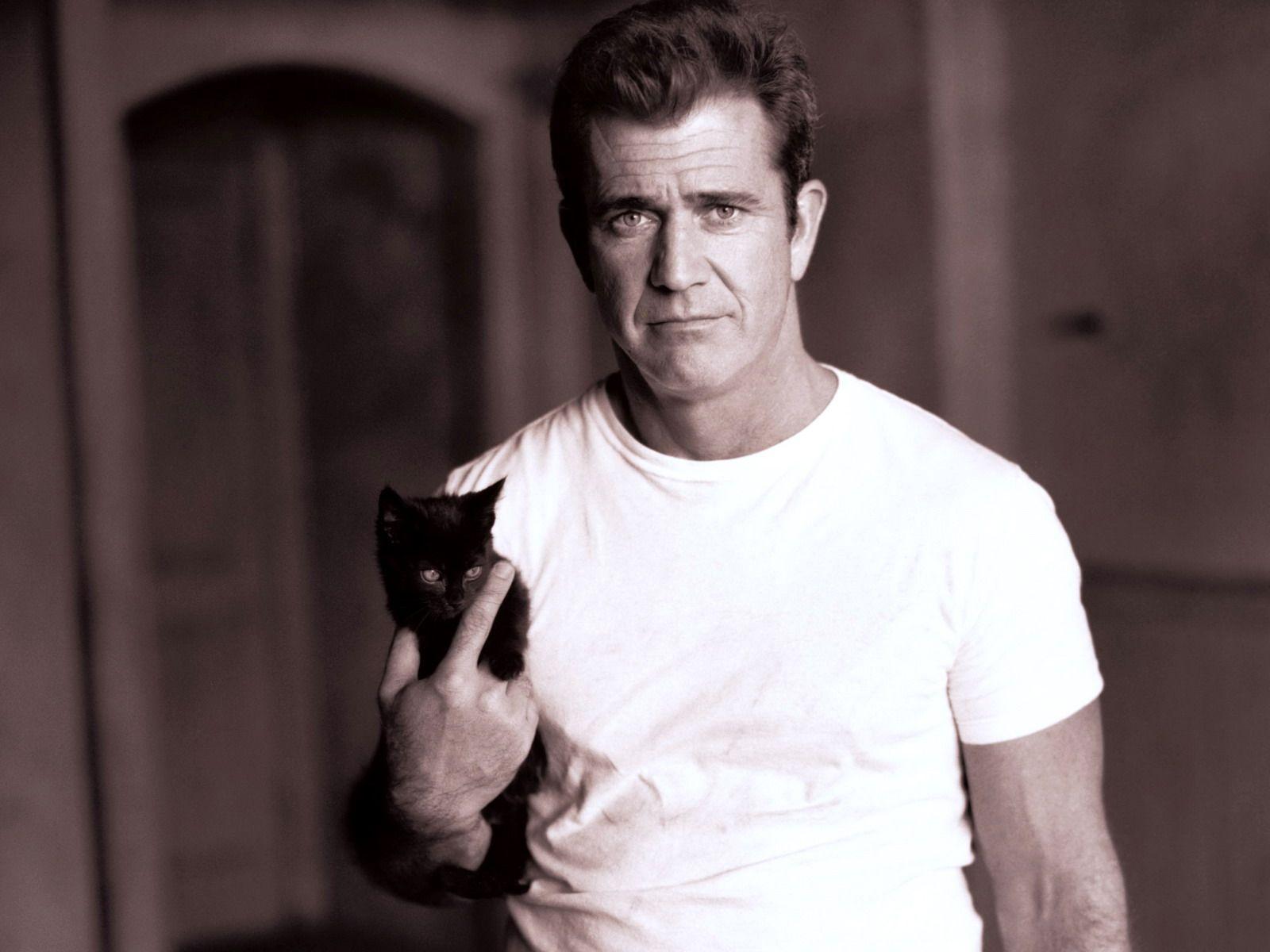 1600x1200 Free download Mel Gibson Wallpaper 4K 1600x1200 px