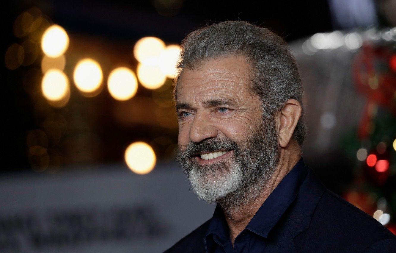 1332x850 Wallpaper look, smile, beard, actor, Director, Mel Gibson, Mel