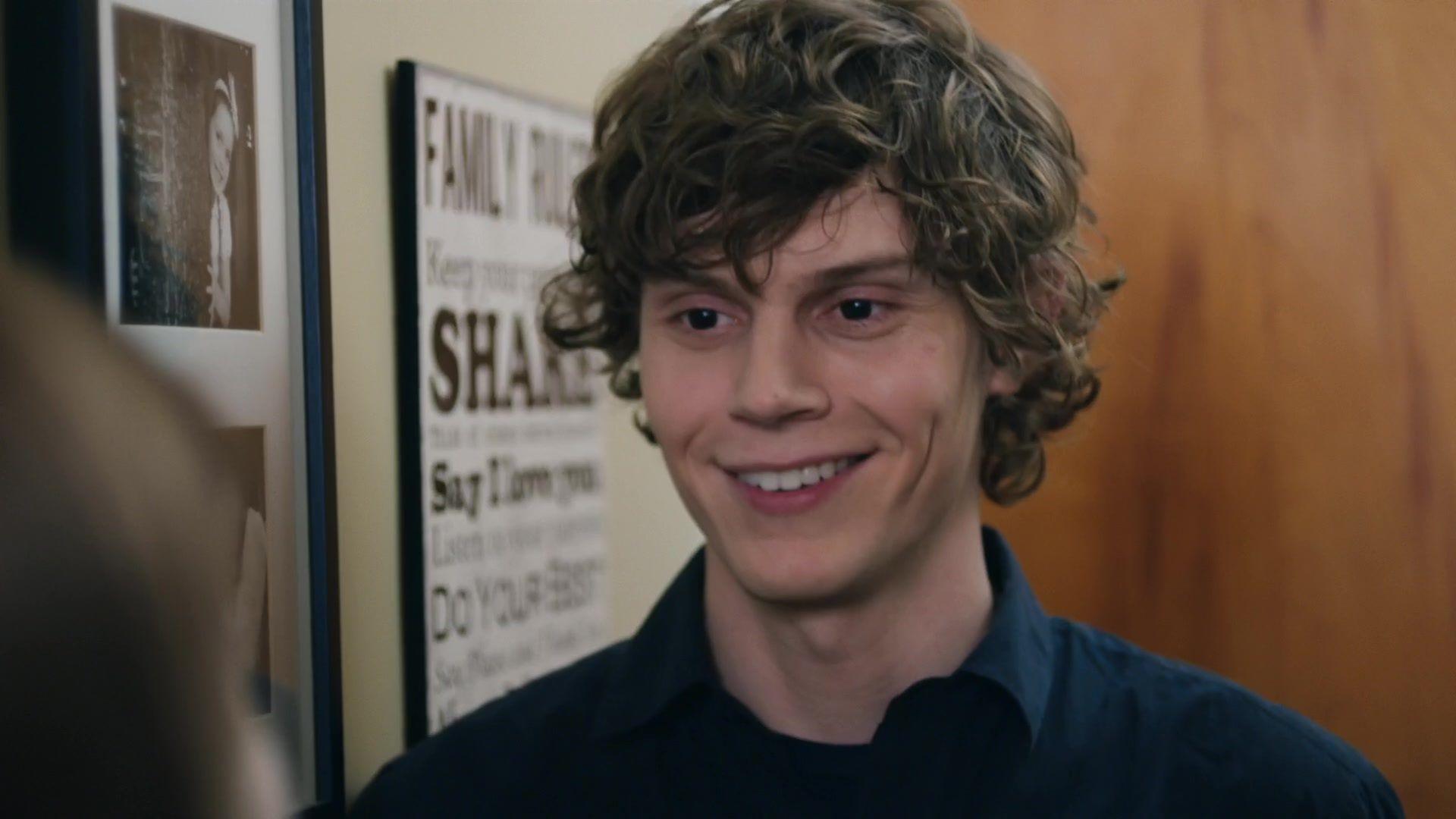 10 Evan Peters HD Wallpapers and Backgrounds