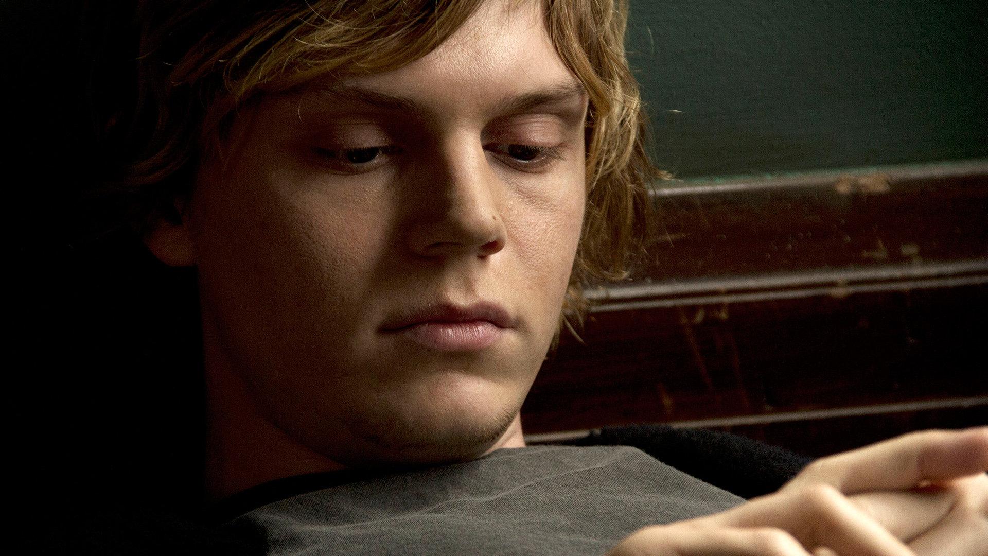 Evan Peters Desktop Wallpapers - Top Free Evan Peters Desktop ...