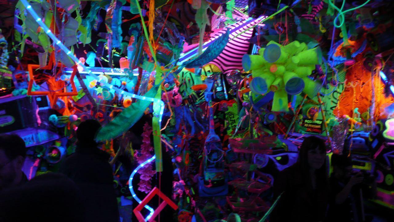 1280x720 Blacklight Wallpaper