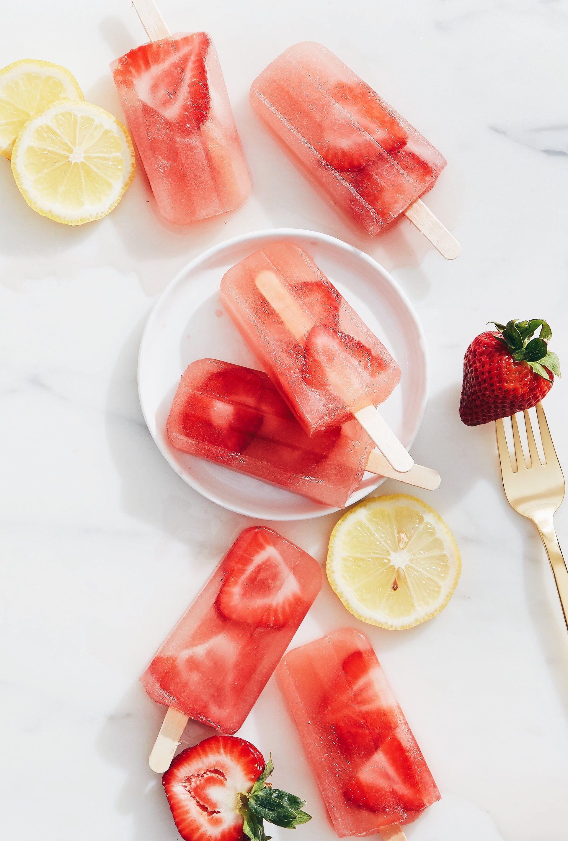 1924x2851 Strawberry pink lemonade popsicle recipe - #AerieREAL Life