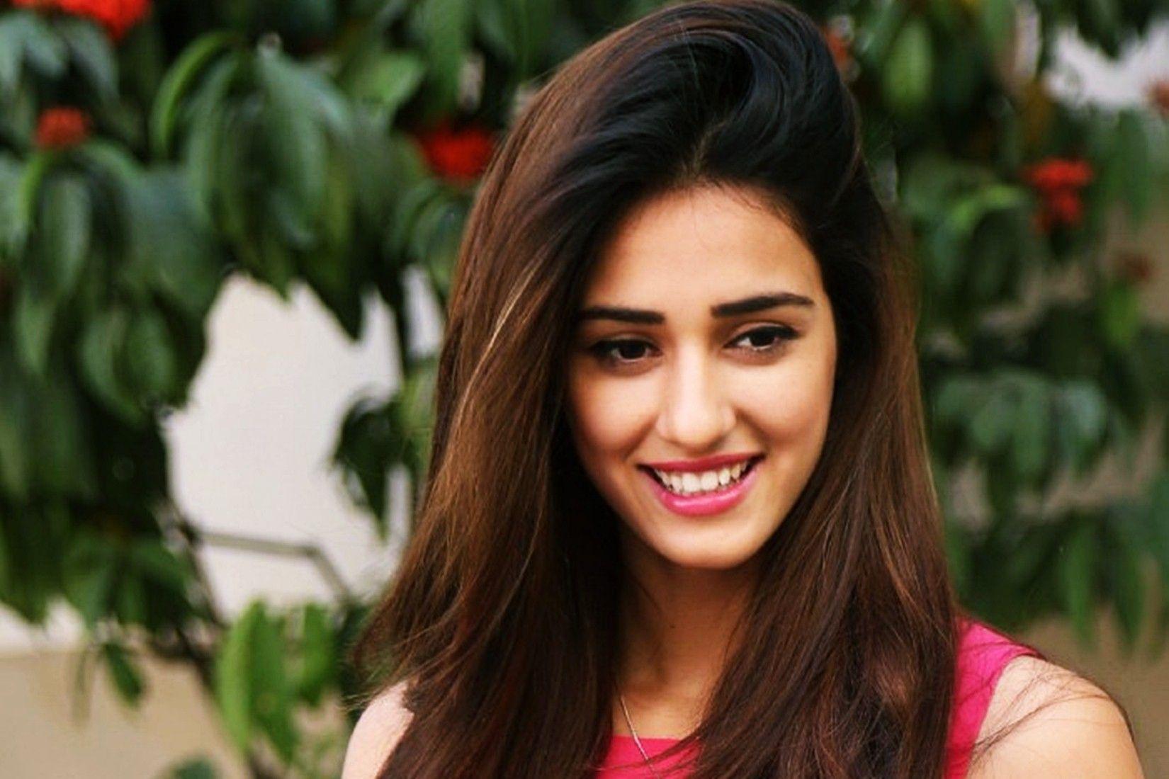 Disha Patani HD Wallpapers - Top Free Disha Patani HD Backgrounds
