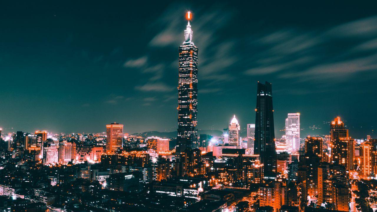 1280x720 Download wallpaper 1280x720 night city, city lights, skyscrapers