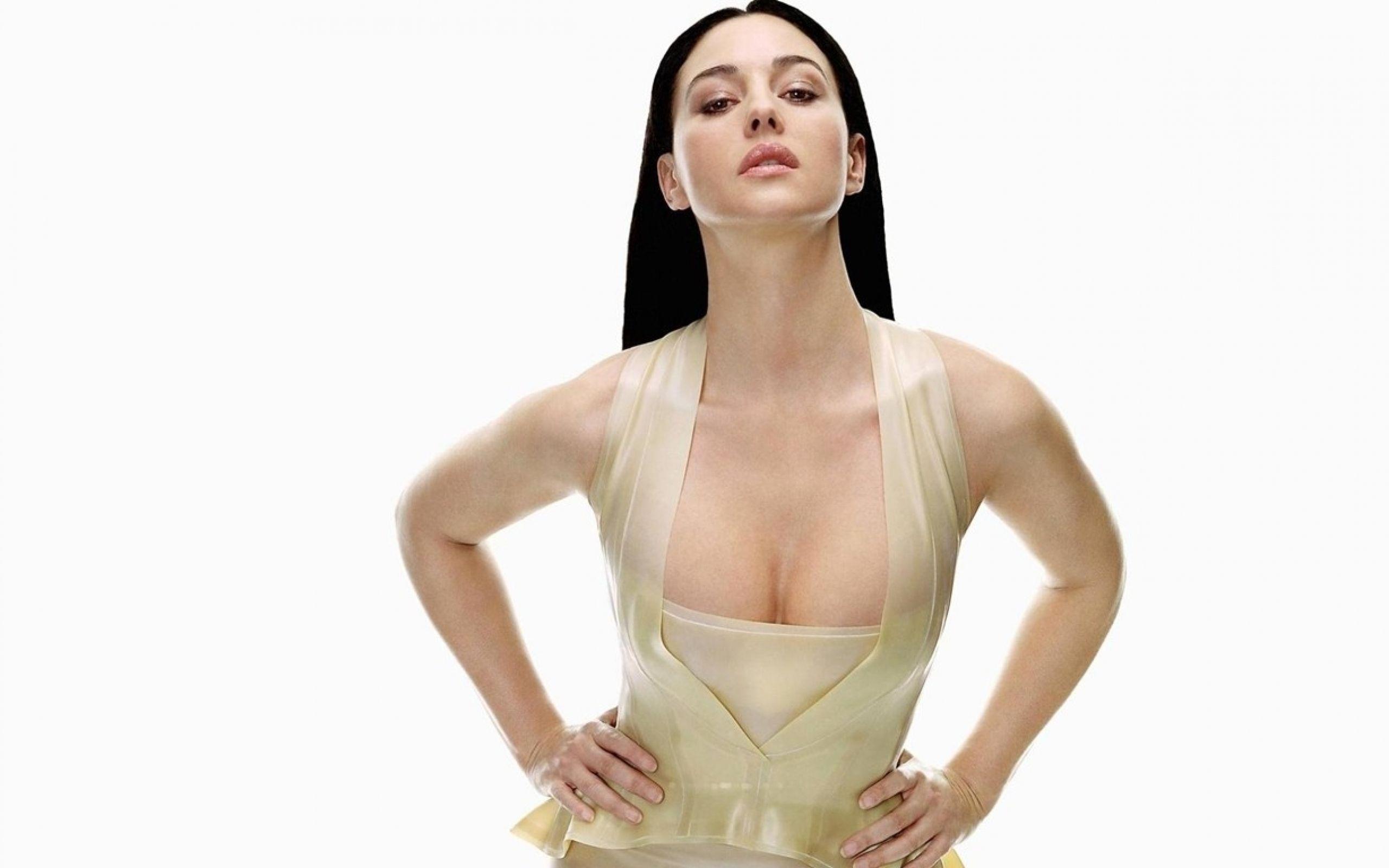 2560x1600 Monica Bellucci Wallpaper And Background